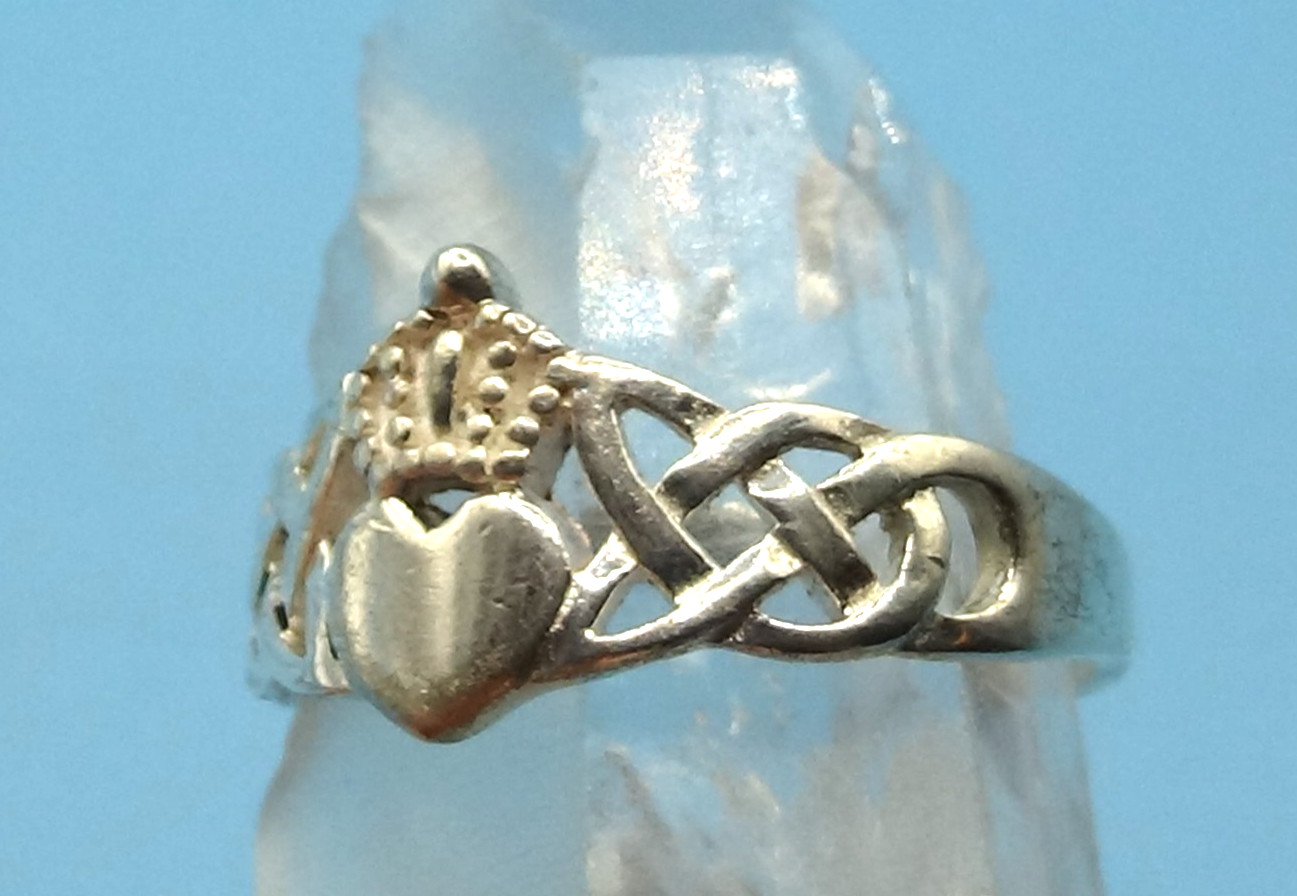 Vintage 925 Sterling Silver Celtic Knot Heart Claddagh Ring 6
