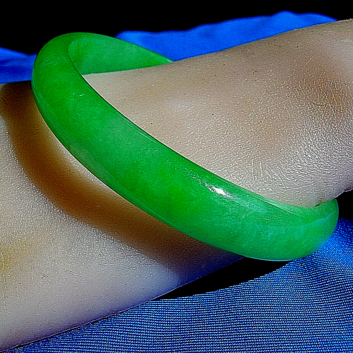 EARTH MINED Imperial Green color Jadeite JADE Deco Antique old Bangle Bracelet
