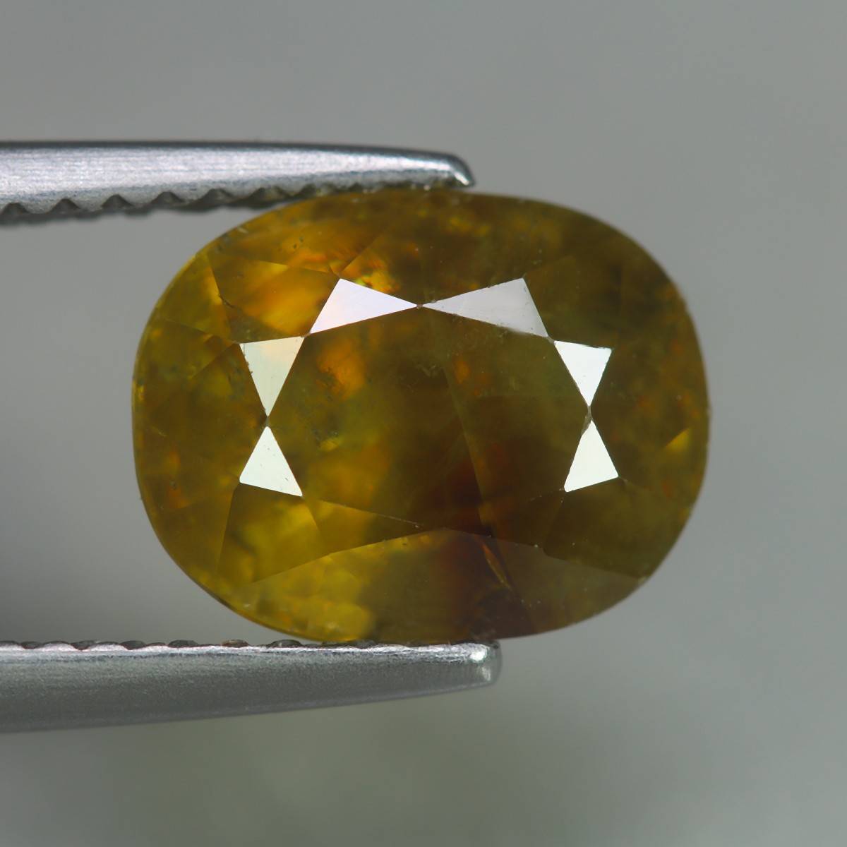 3.38 Cts_Diamond Sparkling_100 % Natural Unheated Yellowish Green Sphene