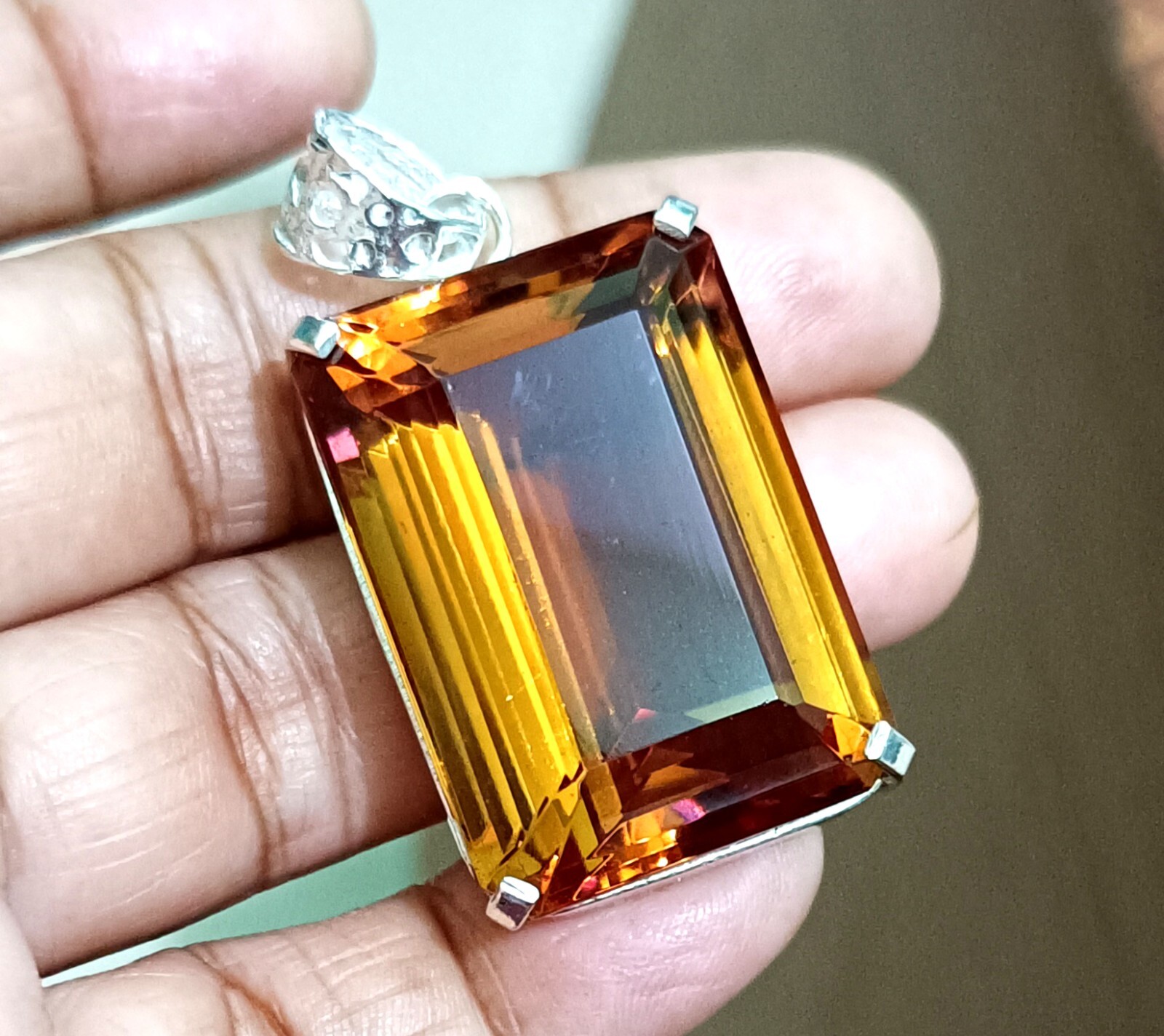 Certified 122.50 Ct+ Natural Zultanite 7 Color Pendant 925 Silver Loose Gemstone