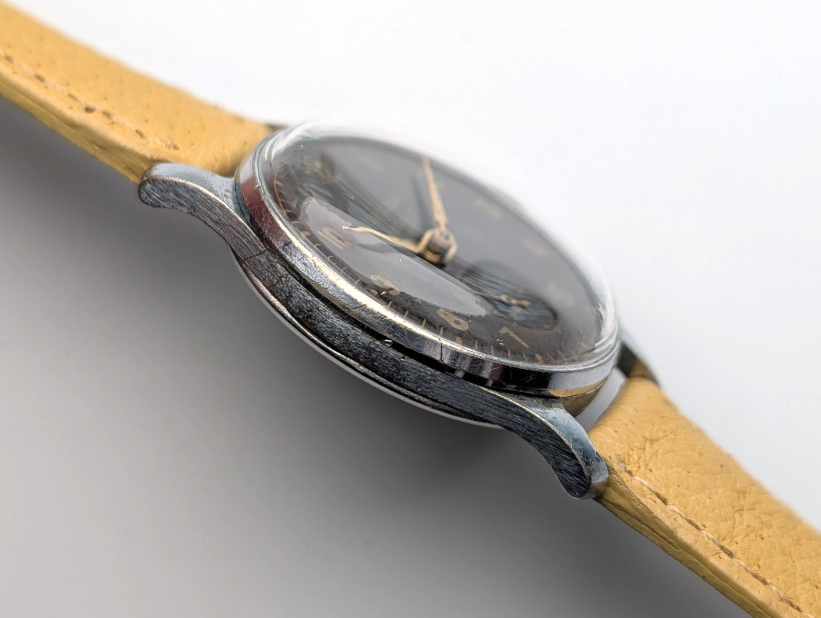 Vintage Pobeda (Победа) Gilt Dial Watch, 15 Jewel PChZ (ПЧЗ) 2602 Movement, 1958