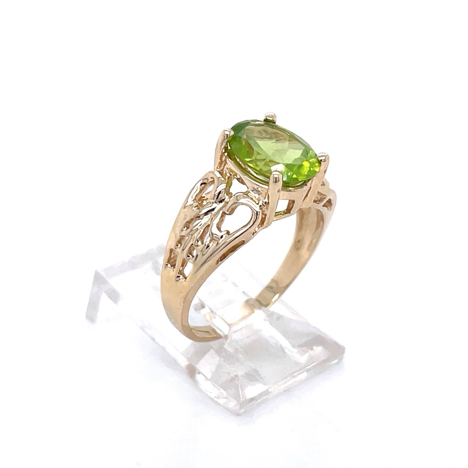 10k Yellow Gold 1.9 Ct Oval Peridot Filigree Ring Size 5 1/4 – 2.4 Grams