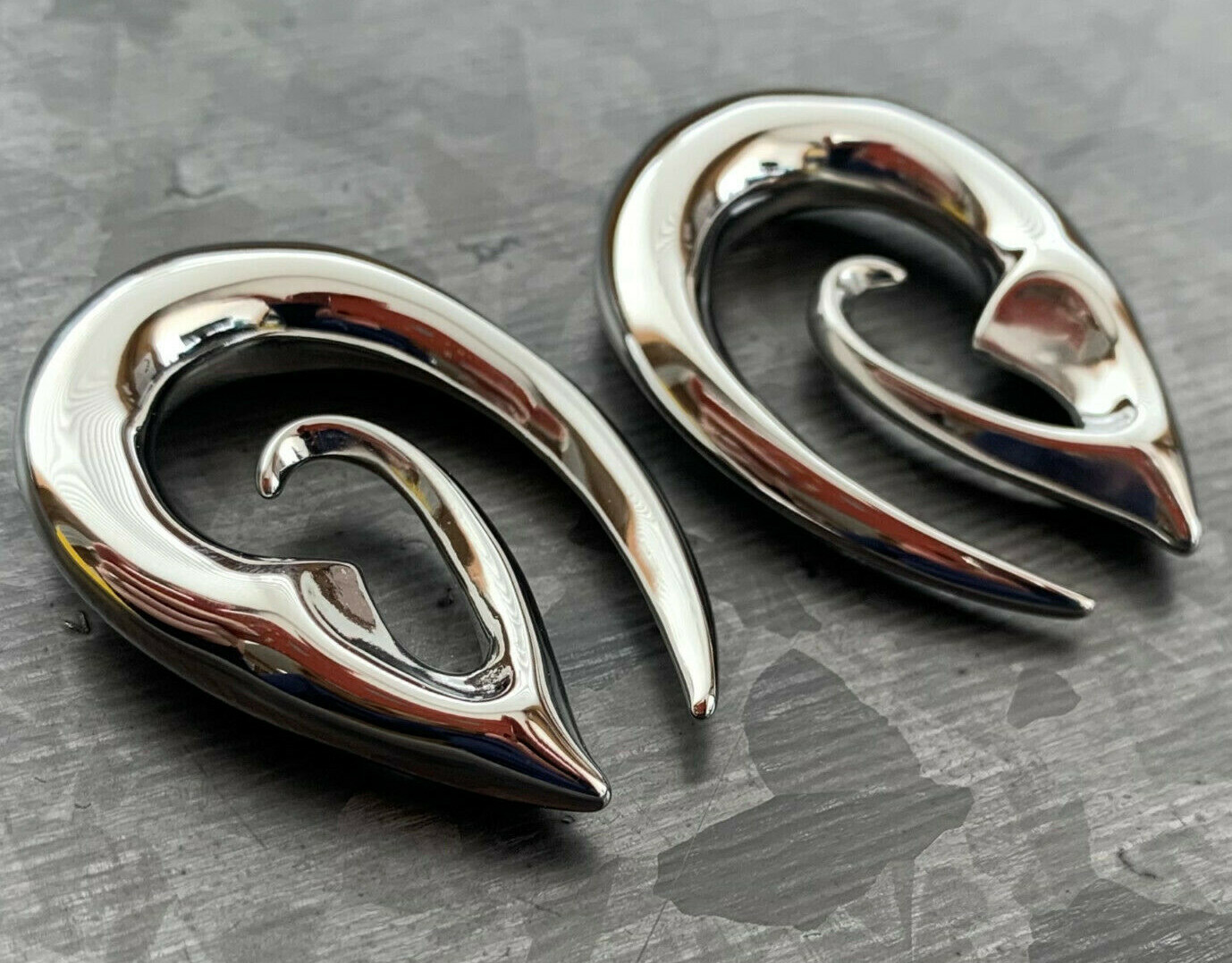 PAIR Surgical Steel Devious Fang Tapers Ear Plug Earring Gauge Lobe Expander