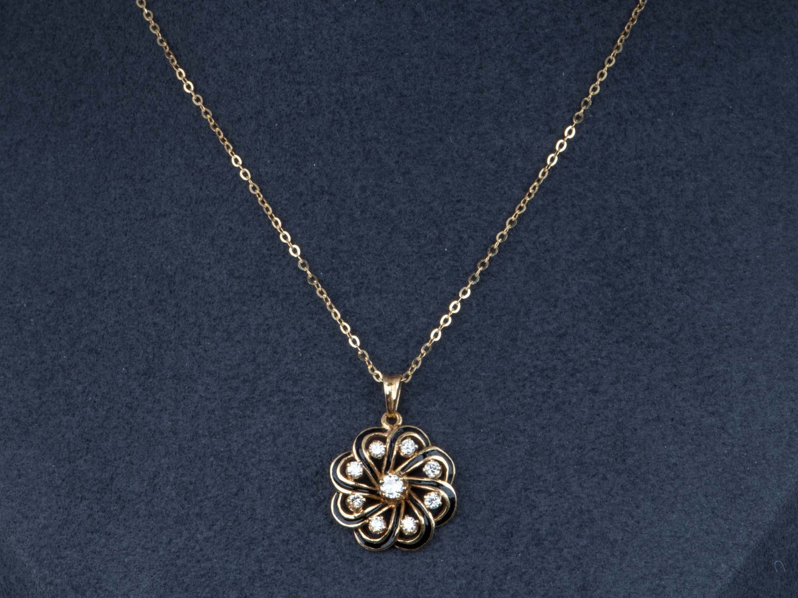14K Gold Vintage Black Enamel Floral Shape Pendant with Diamonds 0.35ct V1253