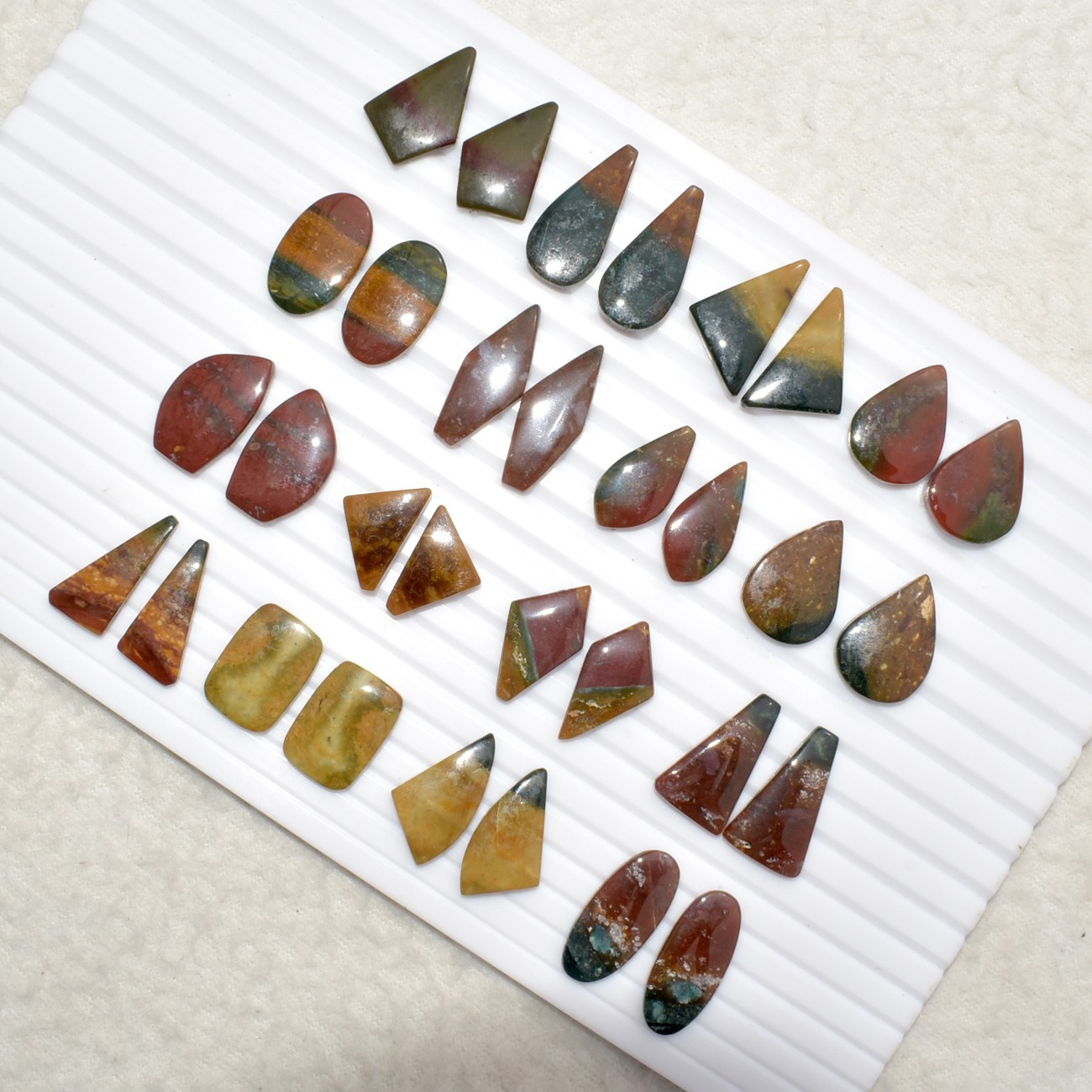 Natural Blood Stone Matching Pair Cabochon Loose Gemstone B366
