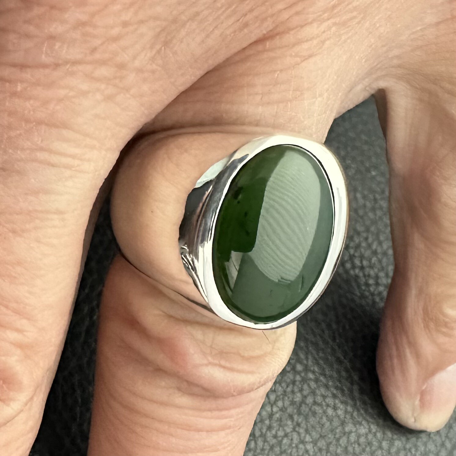 MJG STERLING SILVER MEN’S RING. 18 x 13mm NEPHRITE JADE CABOCHON. SZ 10 1/2.