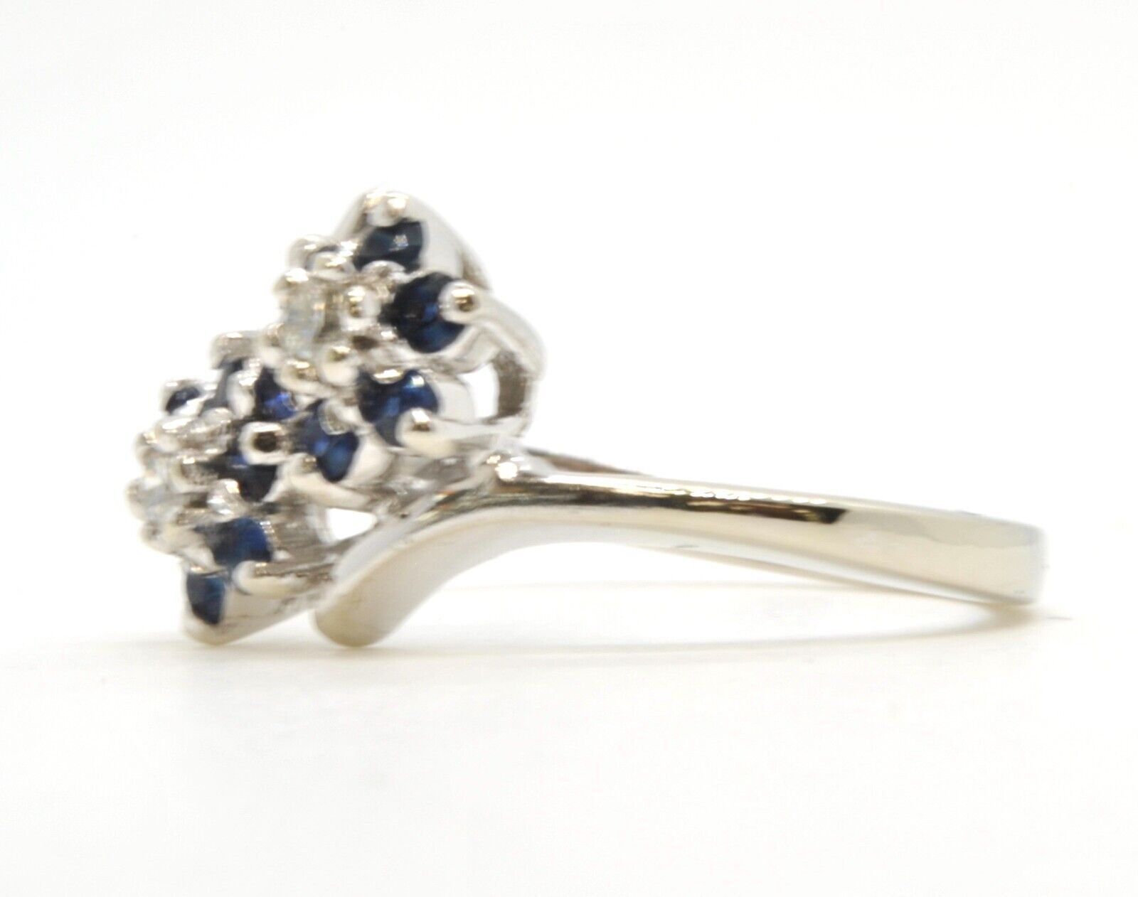 14k White Gold Dark Blue Sapphire And Diamond Cluster Right Hand Ring Size 6