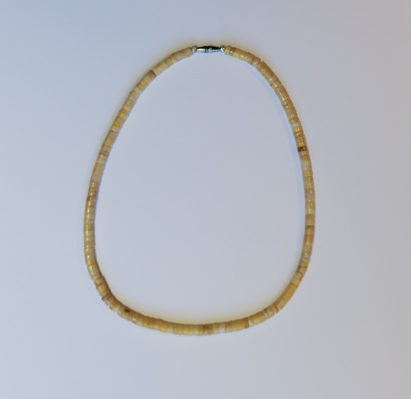 Southwestern Heishi Shell Bead Hand Beaded 15in Choker Necklace Vintage
