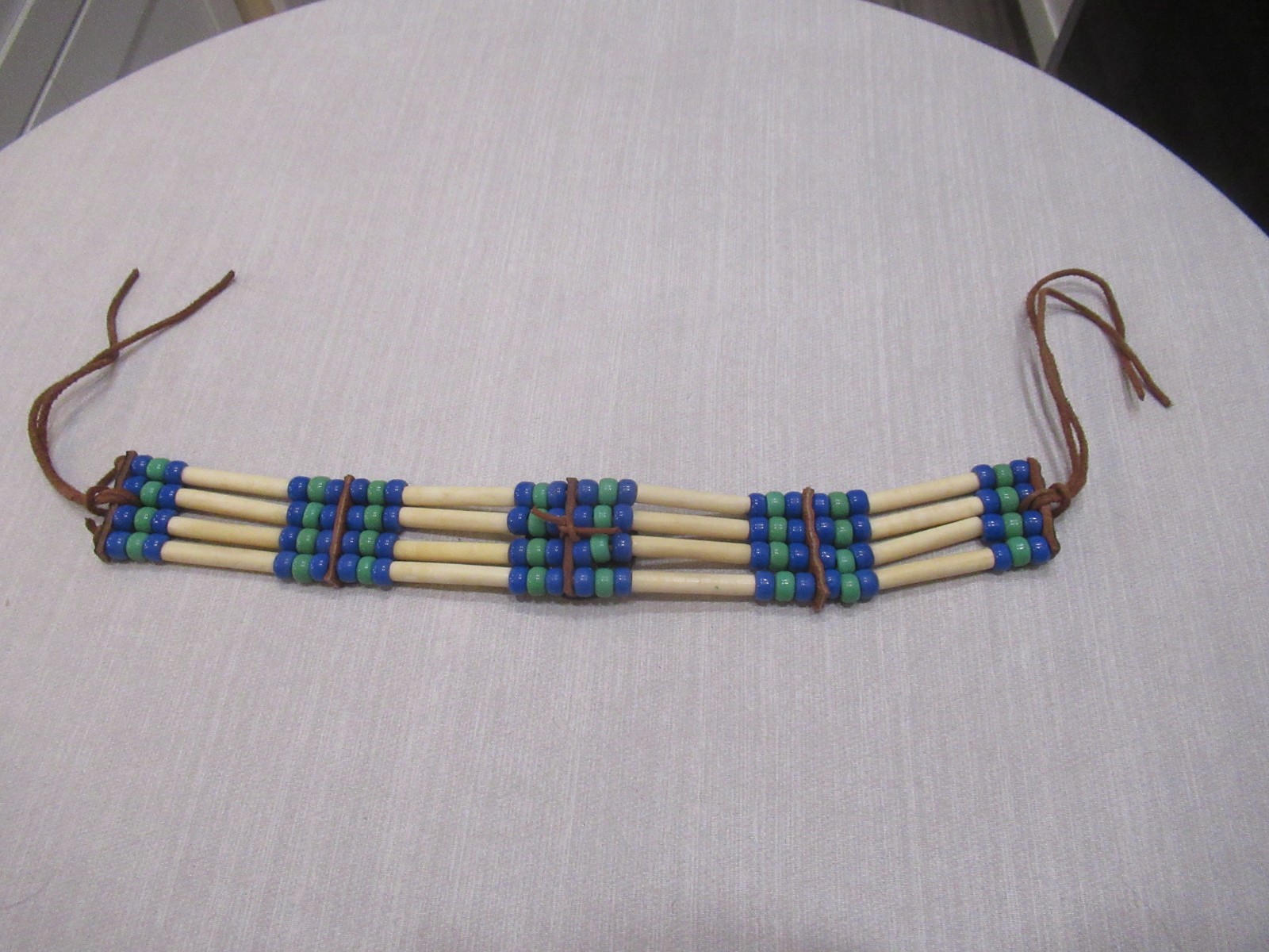 VINTAGE NATIVE AMERICAN CHOKER GLASS BEADS ORANGE BROWN WHITE