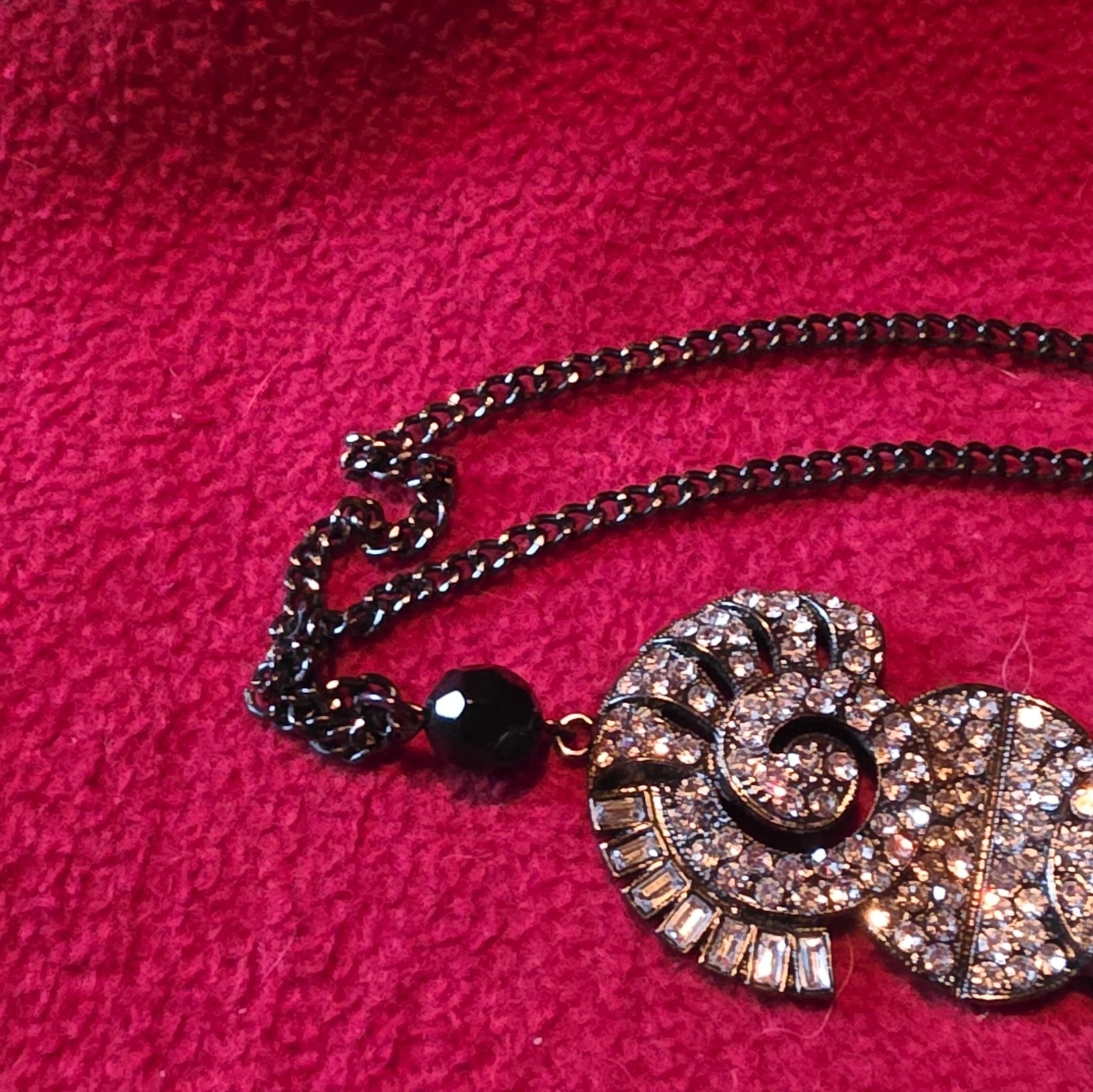 Black Silver Tone Curb Link Clear Crystal Rhinestone Tassel Necklace 28″ chain