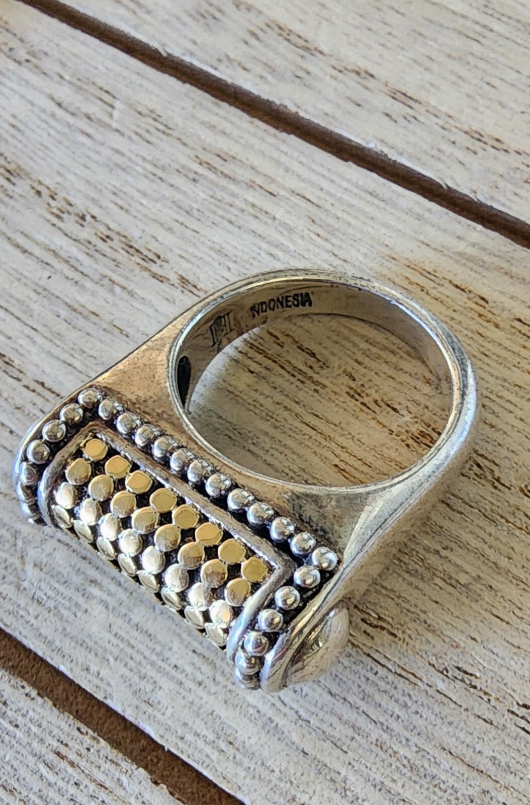 John Hardy Dotted 18kt Gold and Sterling Silver Band ring 9.99 Grams, Sz 7