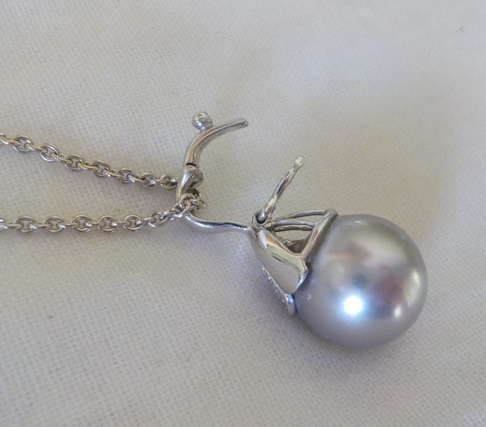 14K White Gold Drop Tahitian Pearl Diamond Necklace – 5.37 gms, 16.2 in, 10 mm