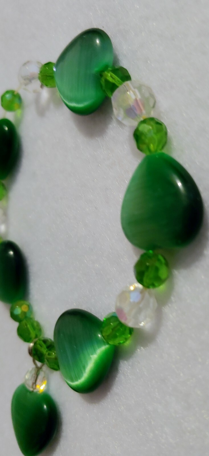 Bracelet Glass Heart & Dangle Beads – 2 in Inside Dia ( 5/8 in HEART ) GREEN
