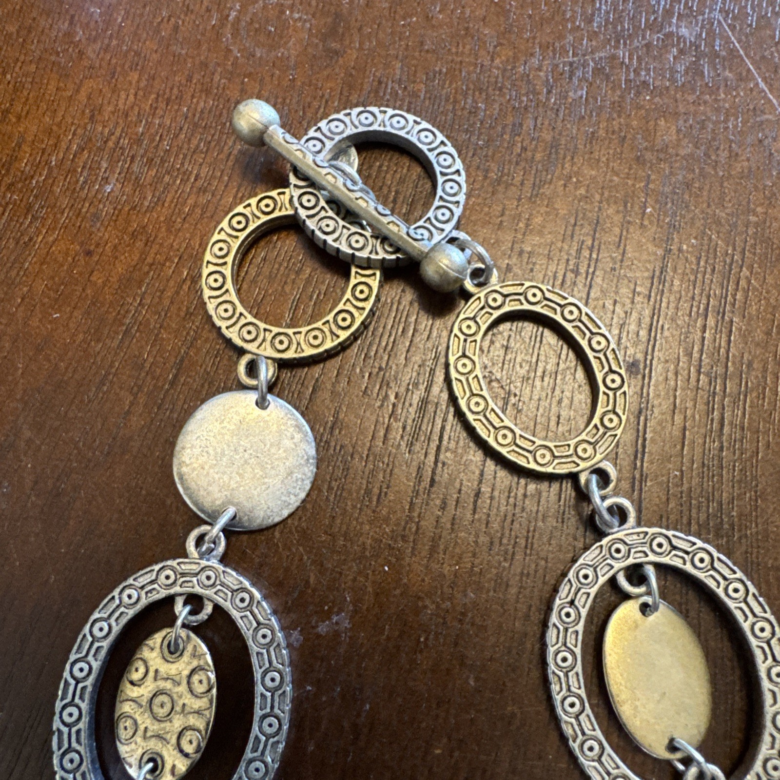 Premier Designs 2 Toned Embossed Link Necklace Set 22” 1-1/2” Drop on Earrings