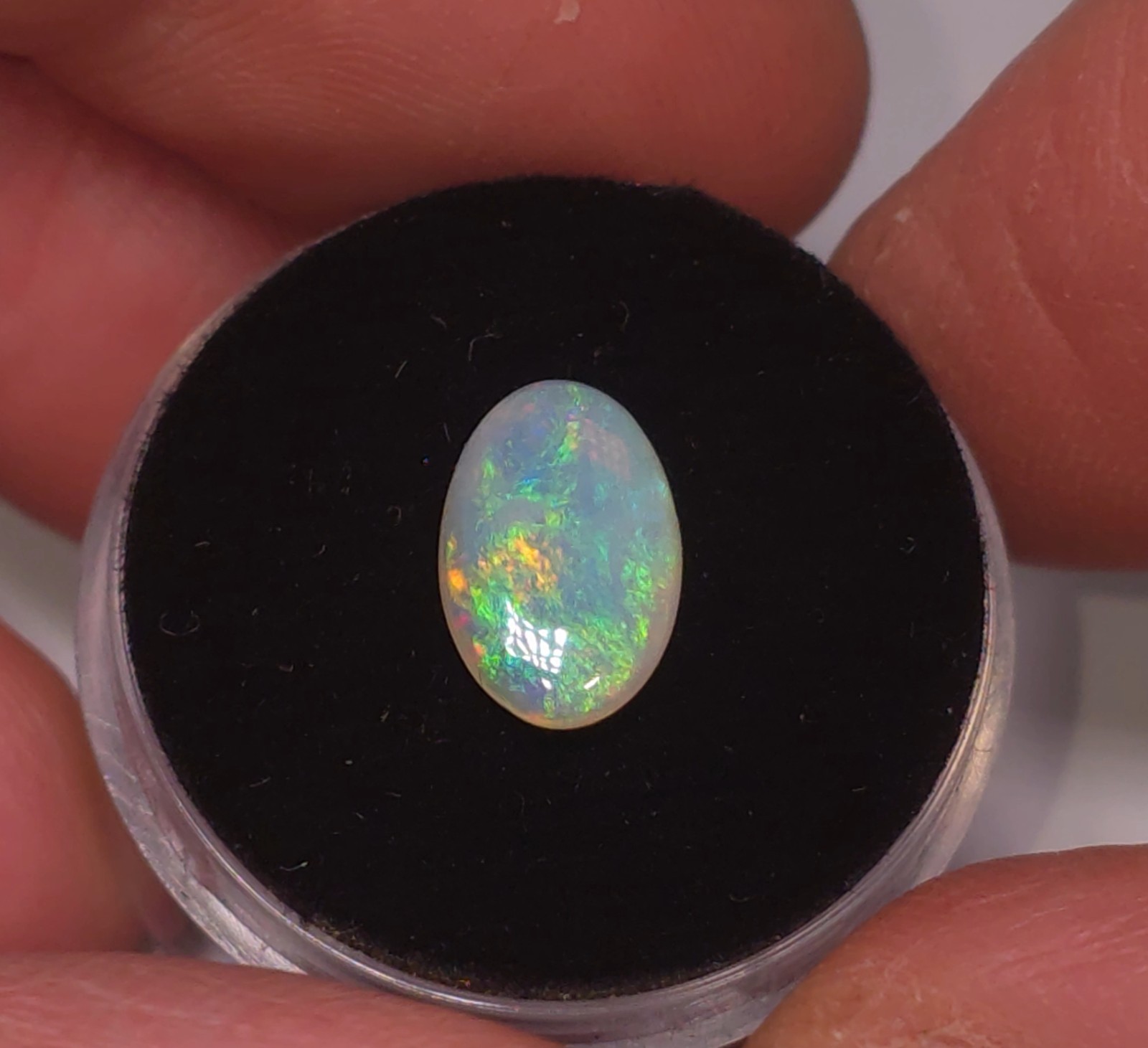 Coober Pedy solid opal. 1.75ct. 11 x 7.5mm Oval. Australian opal.
