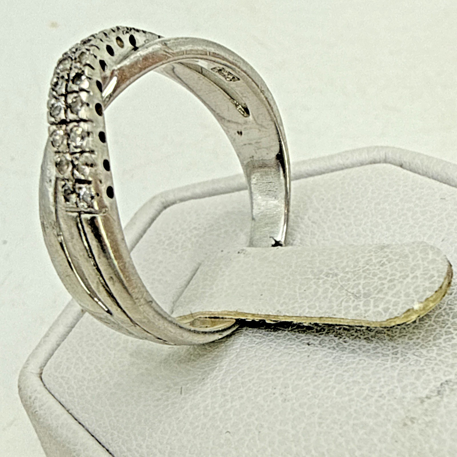 STUNNING .925 Vintage Sterling Silver Estate Ring Size 8.75 w-Colorless stone