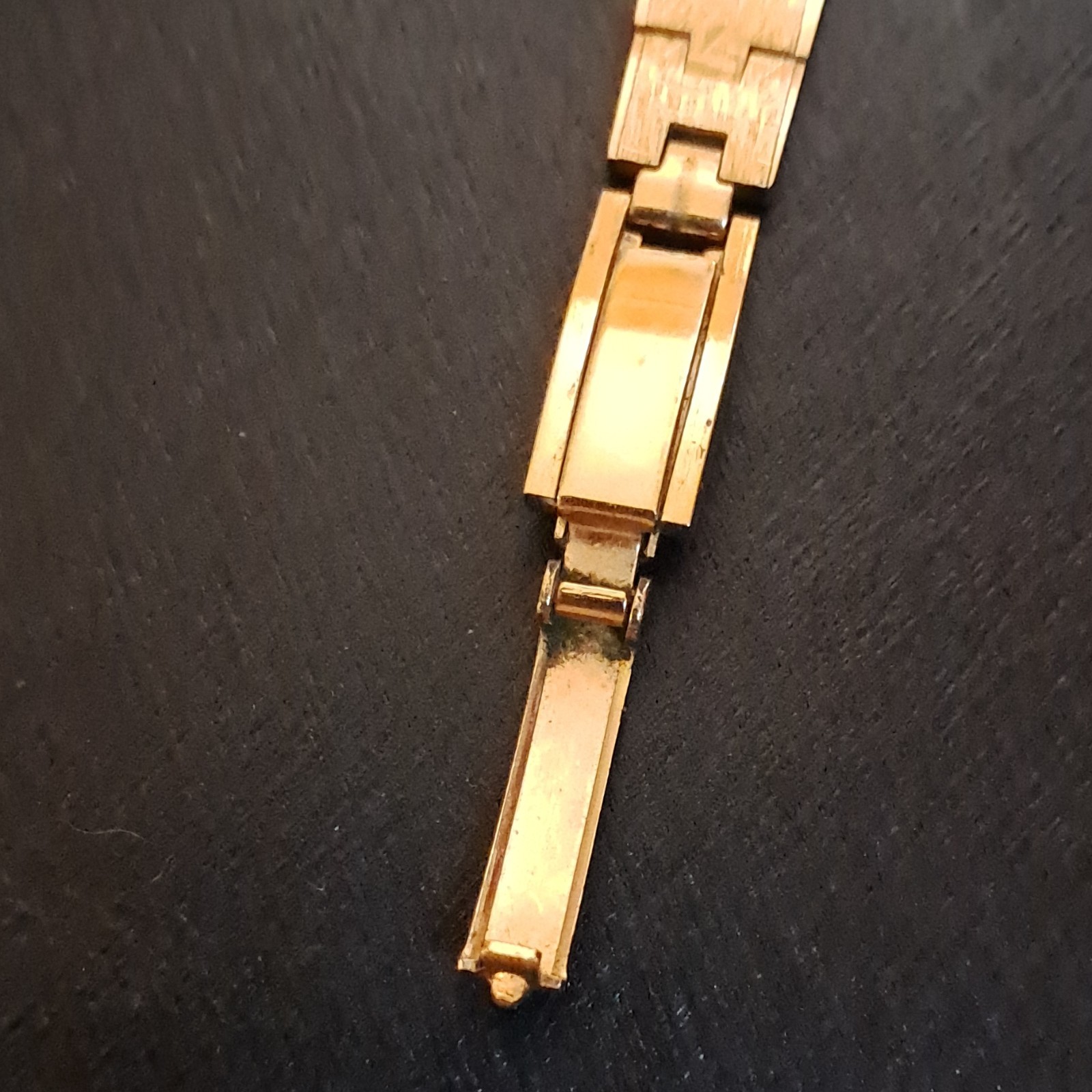 Westclox 17-Jewel Manual Wind Dress Square Tank Watch Gold Bracelet Gold Dial