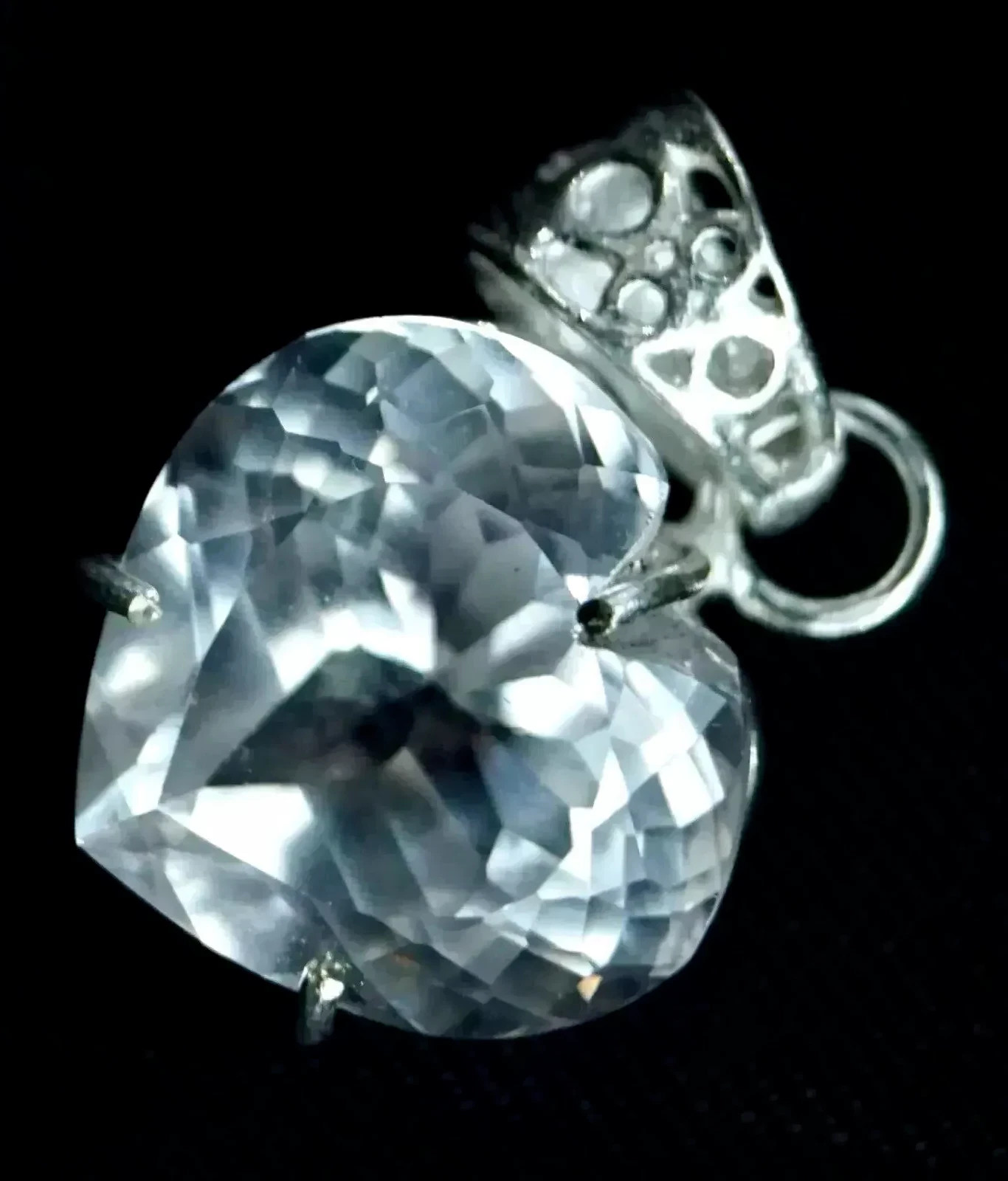 Natural AGL Certified 25 Ct White Sapphire Gemstone 925 Solid Silver Pendant
