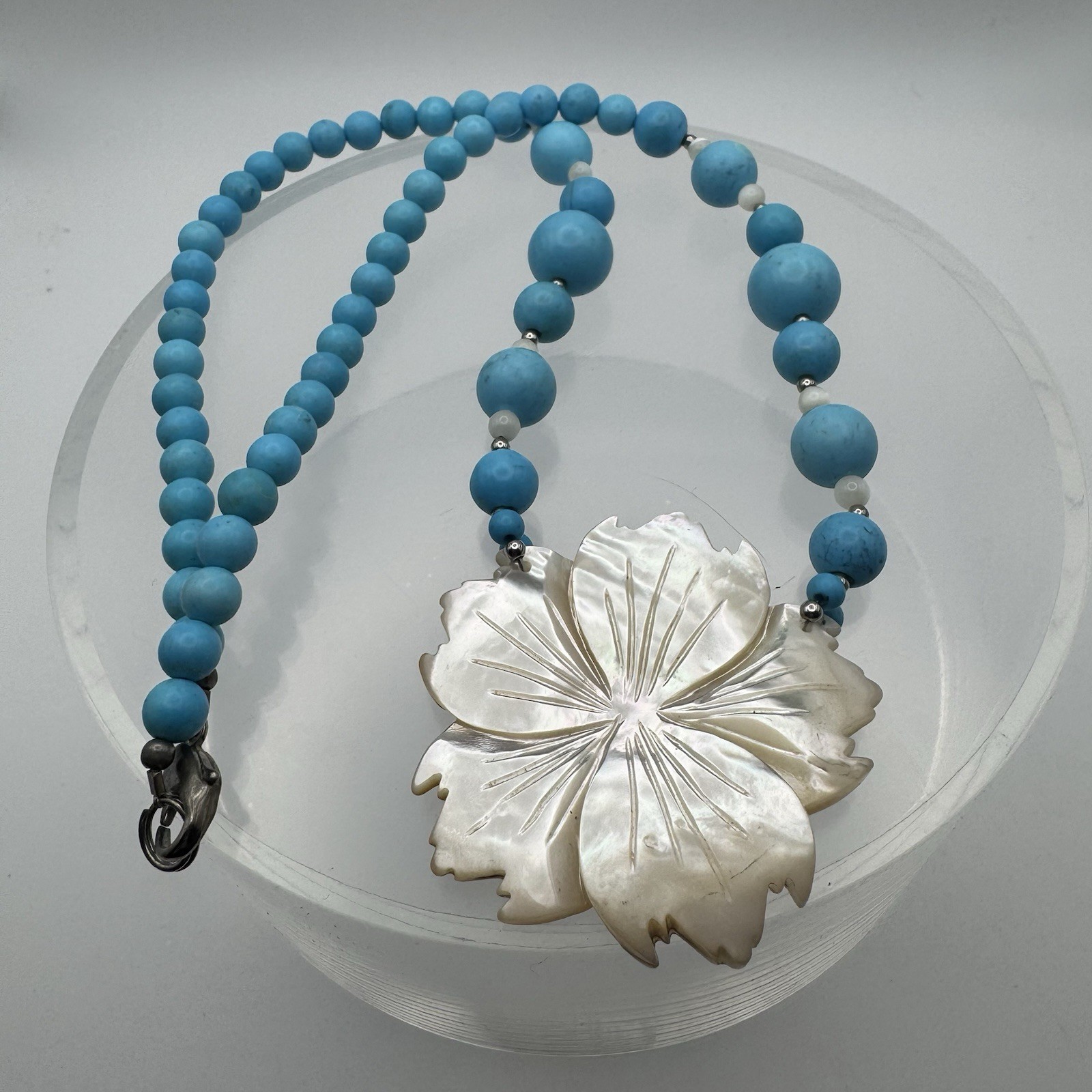 Mother Of Pearl Flower Pendant Blue White Silvertone Beads Necklace Handmade