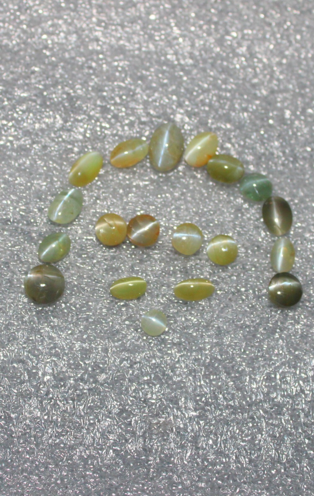 Chrysoberyl Cat’s Eye Gemstone, Natural Chrysoberyl Cabochon Lot 43.55 Cts
