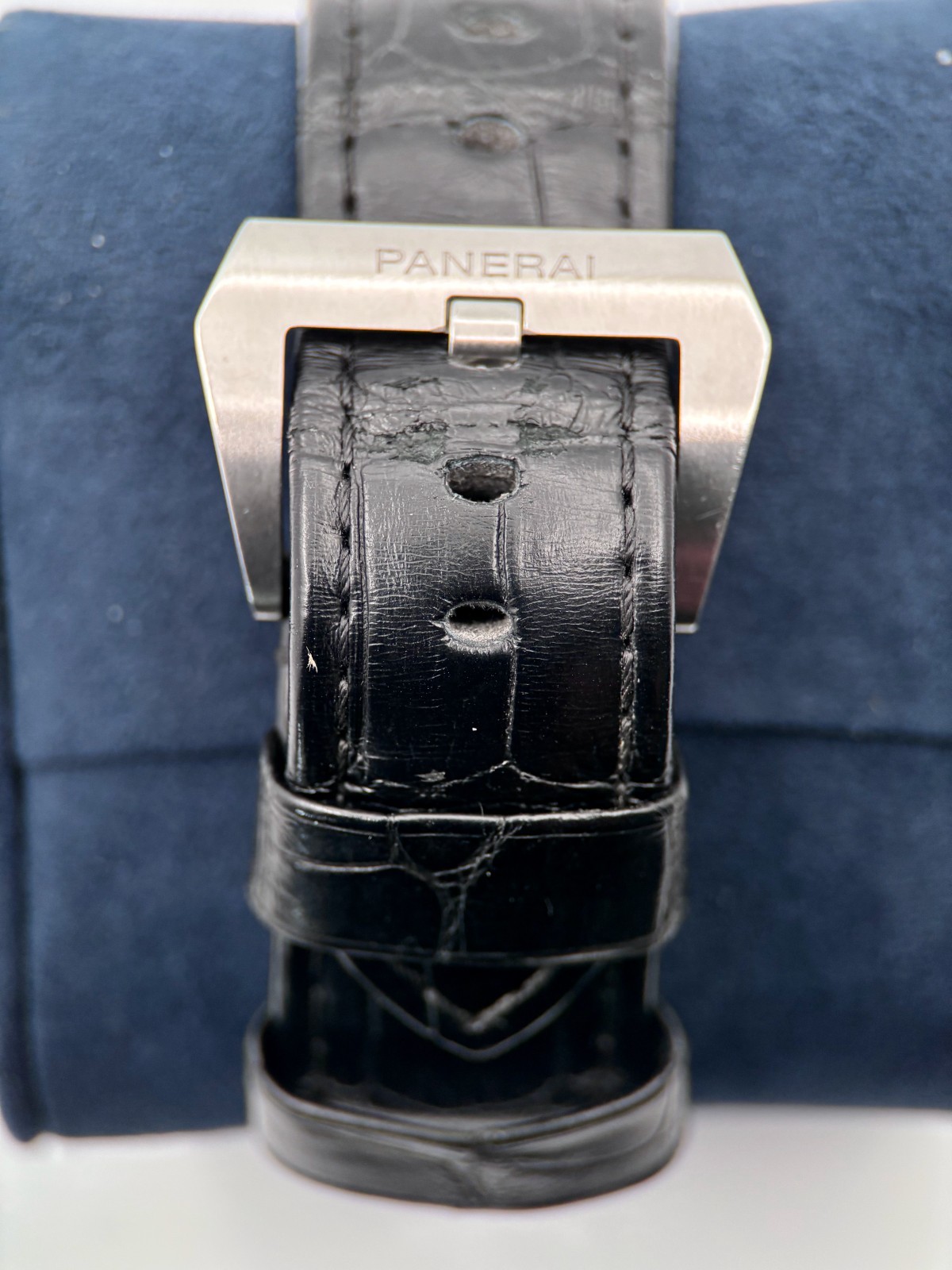 Panerai Luminor Men’s Black Watch – PAM01360