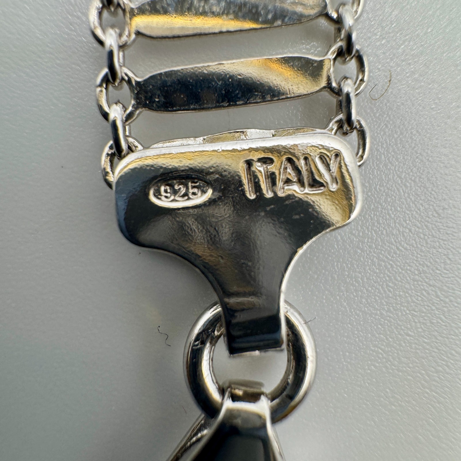 Sterling Silver Bracelet / 7.5 inch long / 6 grams / 9.5mm wide