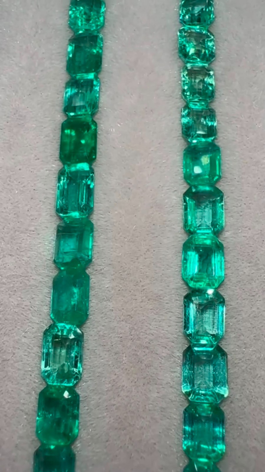 13.54Ctw Natural Rare Vivid Green Zambian Emerald