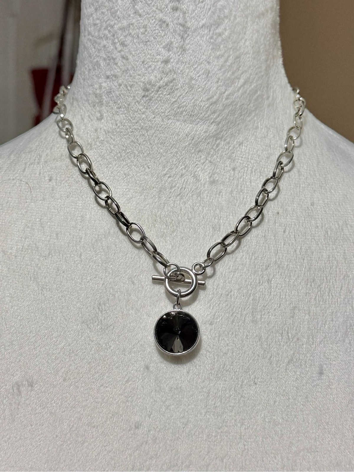 Silver Chain Necklace Round Grey Stone Pendant Toggle Clasp Fashion Jewelry 18″