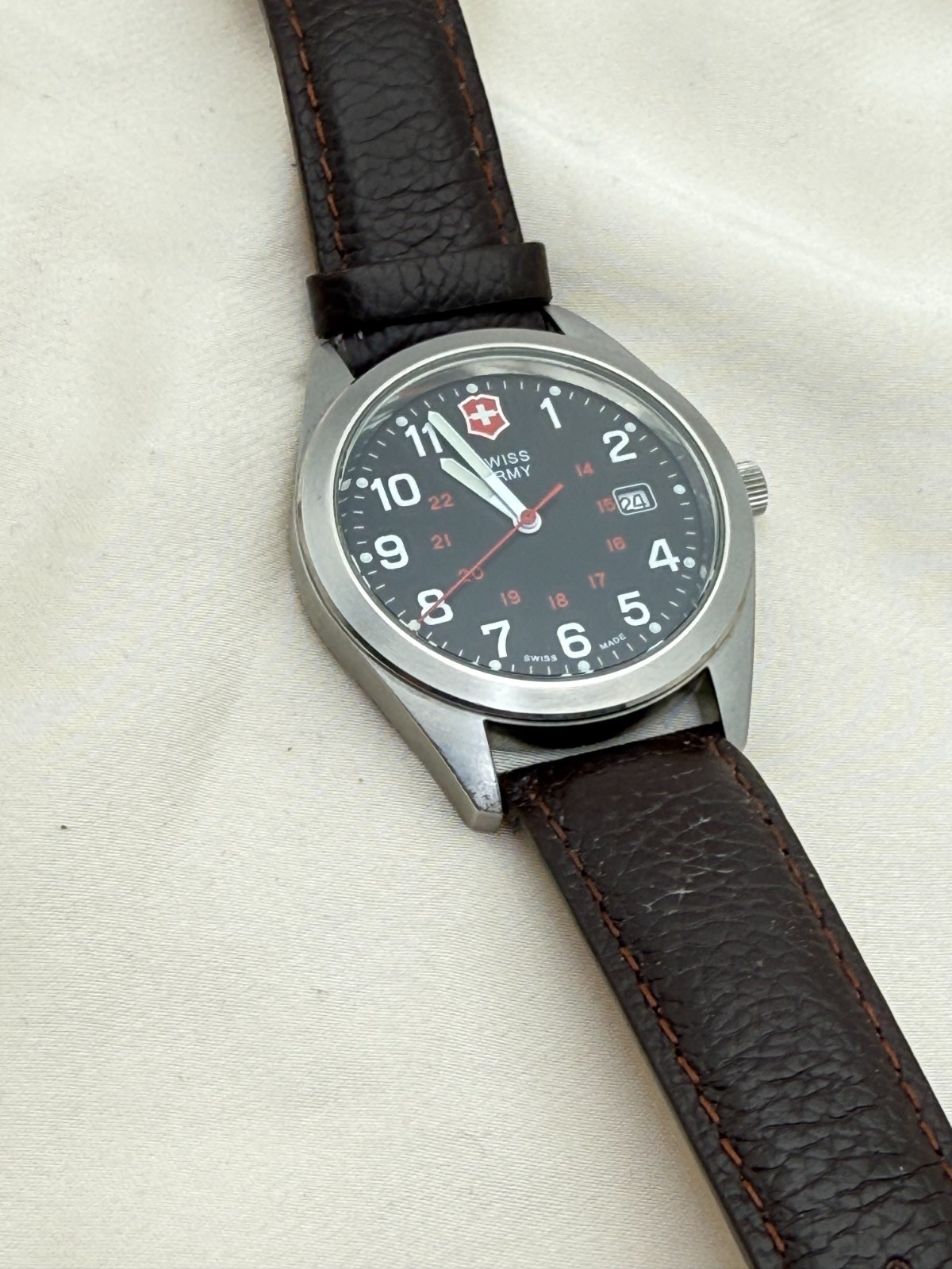 Victorinox 241083 Garrison 40mm Swiss Quartz Date Watch New Battery