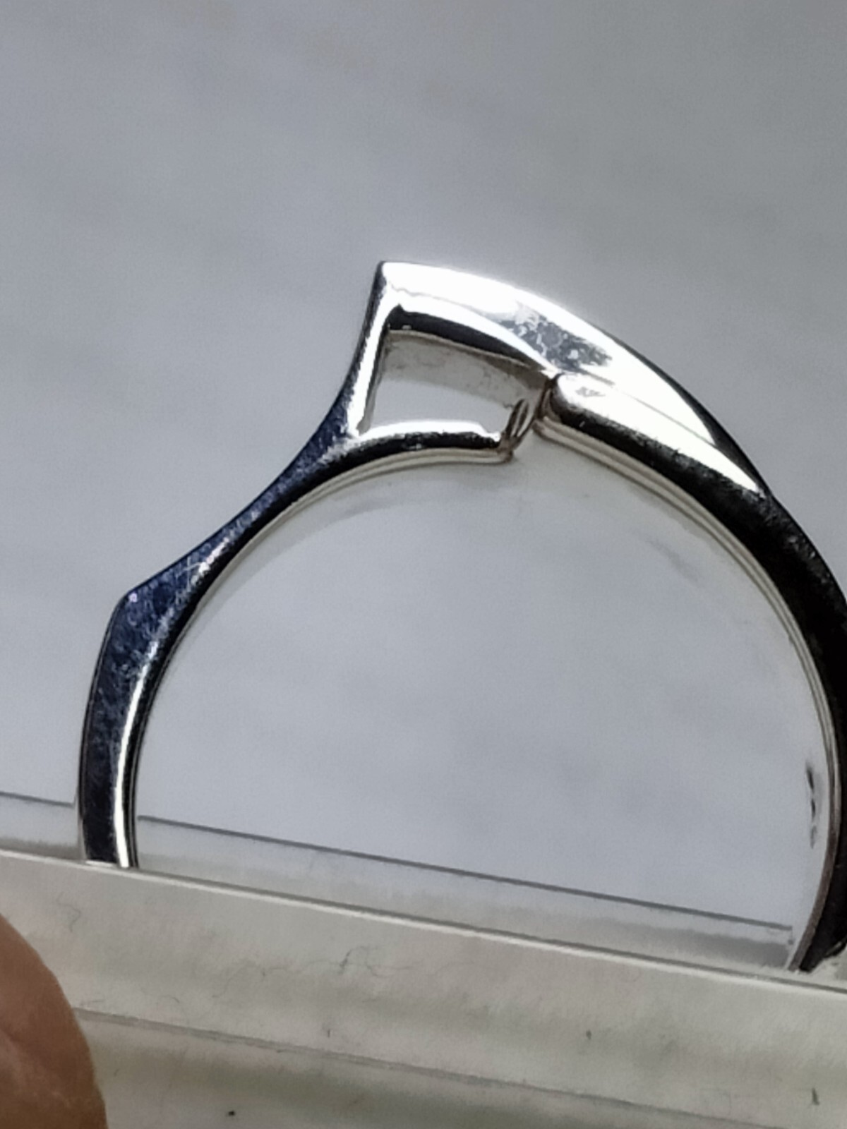 CHARMING MOP INLAYS IN TRENDY STERLING SILVER.925 RING SIZE 8.75-9.0