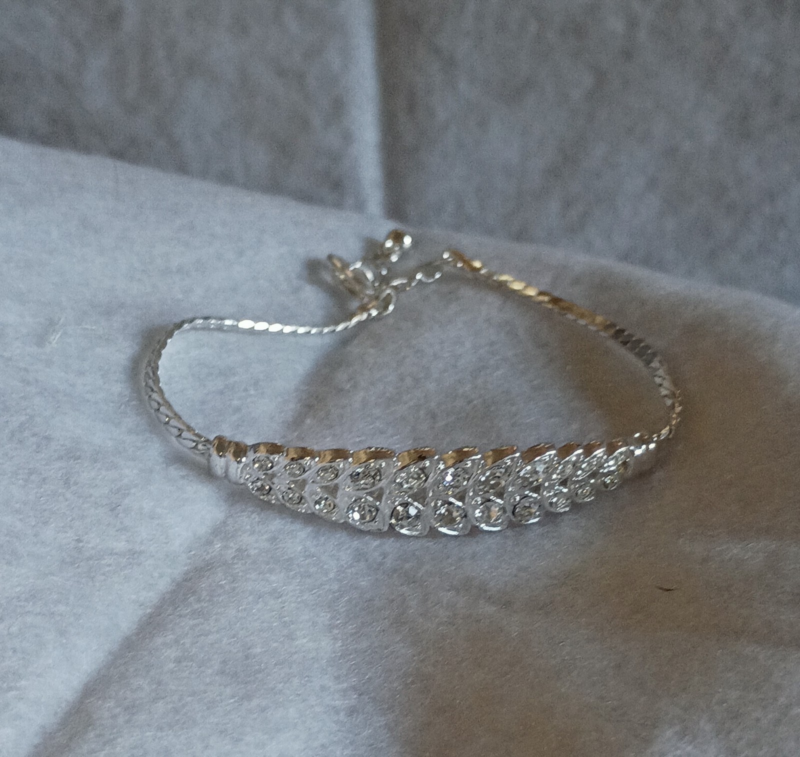 Silver Tone Clear Crystal Leaf Tennis Chain Bracelet Lobster Clasp Adjustable