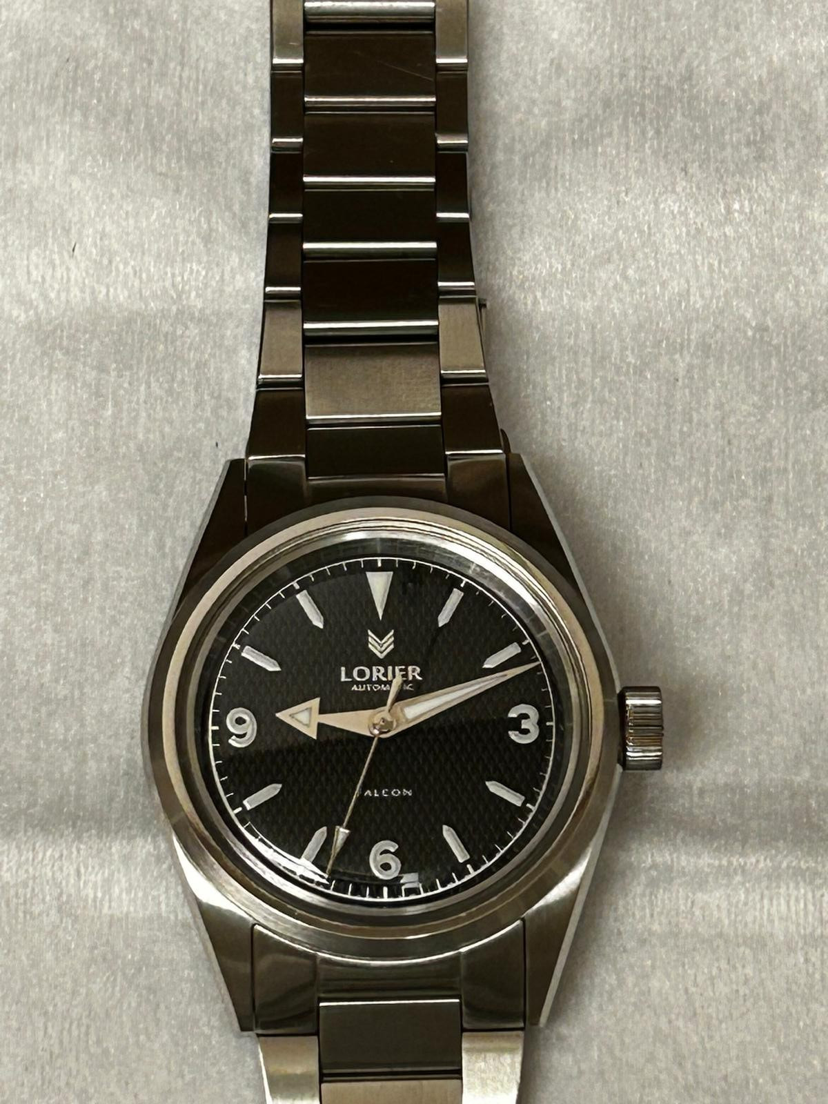 LORIER FALCON SERIES III / 36mm / Black Honeycomb dial / Superluminova markers