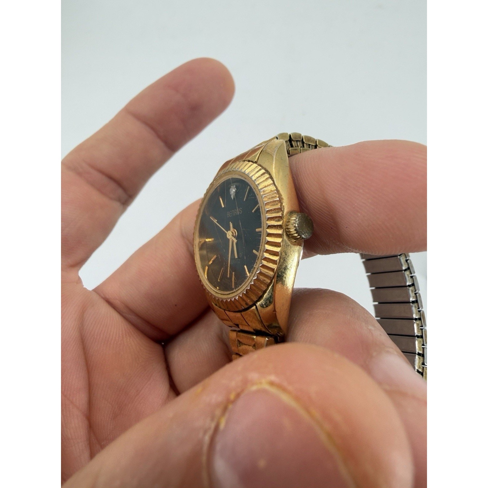 Vintage 1980s BENRUS Diamond Quartz Gold Tone Elastic Watch Japan Untested