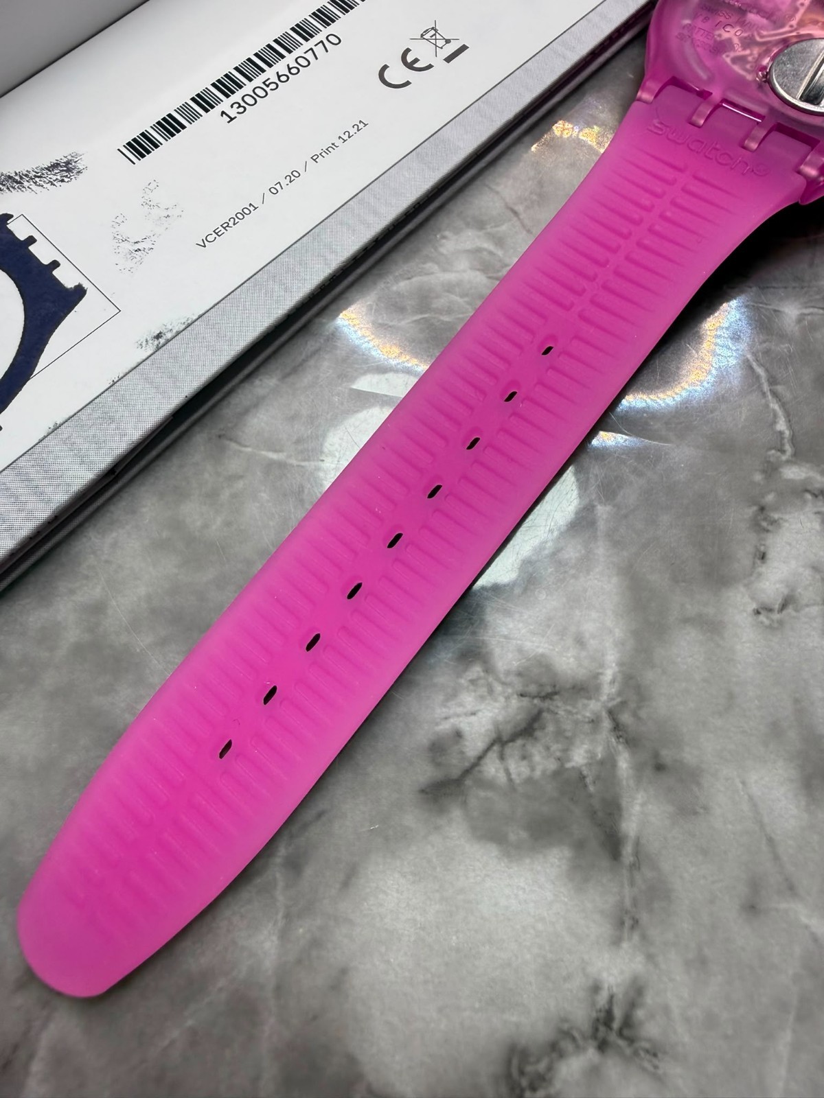 Swatch x Centre Pompidou The Frame by Frida Kahlo SUOZ341