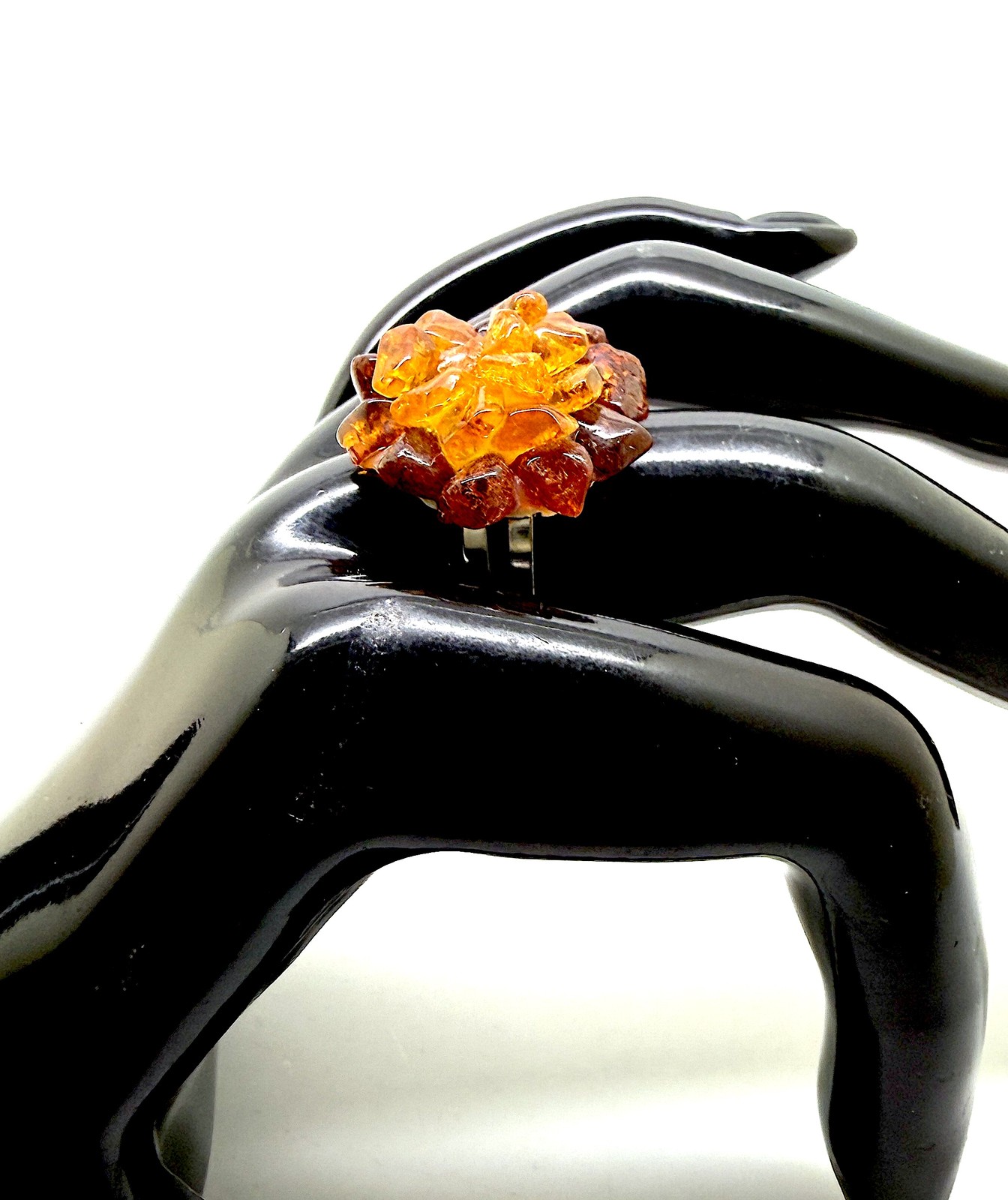 Unique cognac Whole Stone natural Amber Ring 2.45g