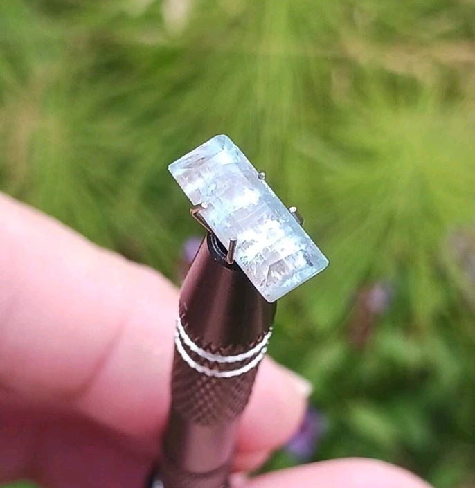 2.4ct Bicolor Neon Blue & Pink Catseye Paraiba Tourmaline Baguette – Mozambique