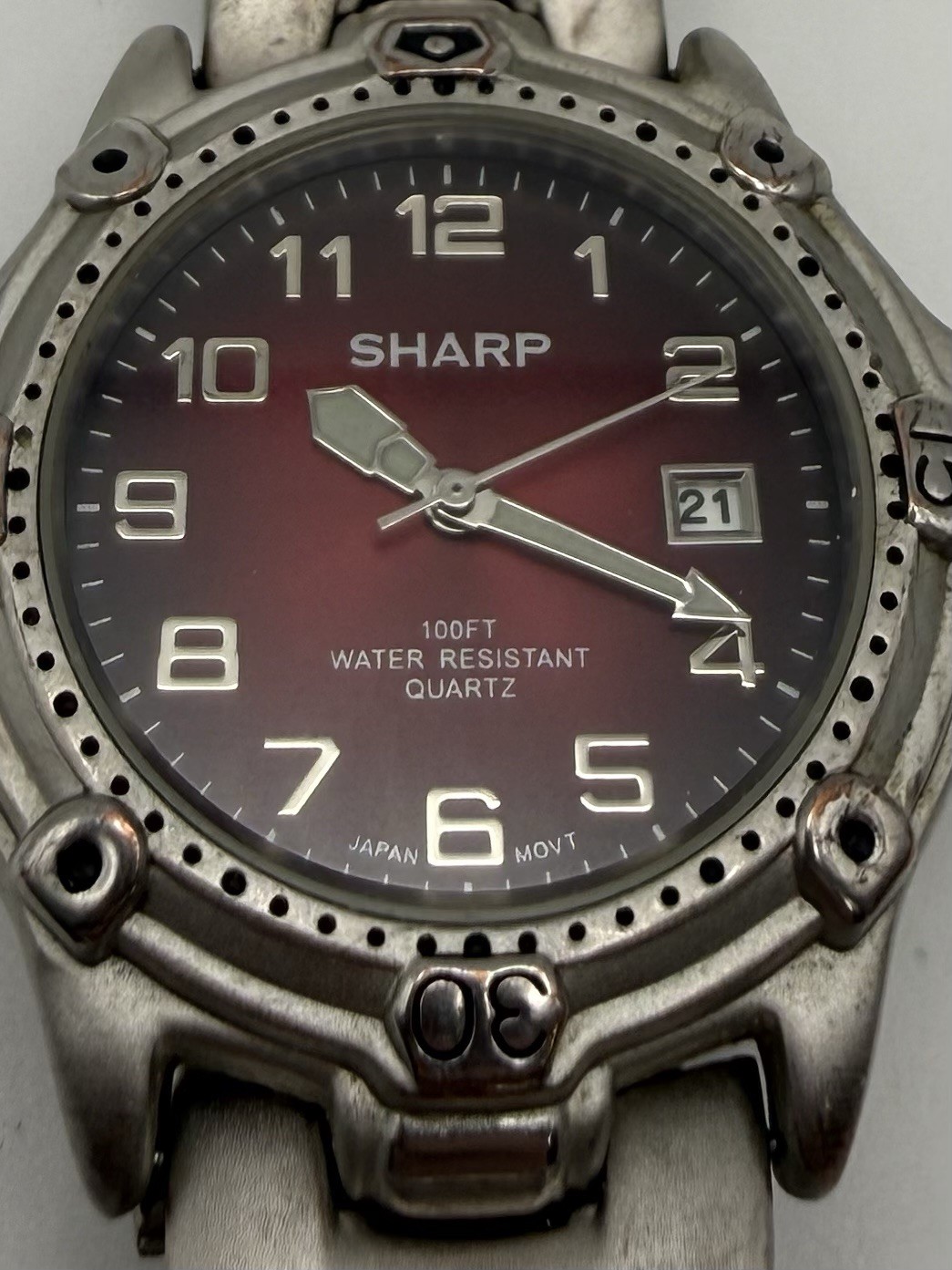 SHARP Mens Quartz Silver Tone Metal Bracelet Red Dial Date 100ft WR 40-43.9mm