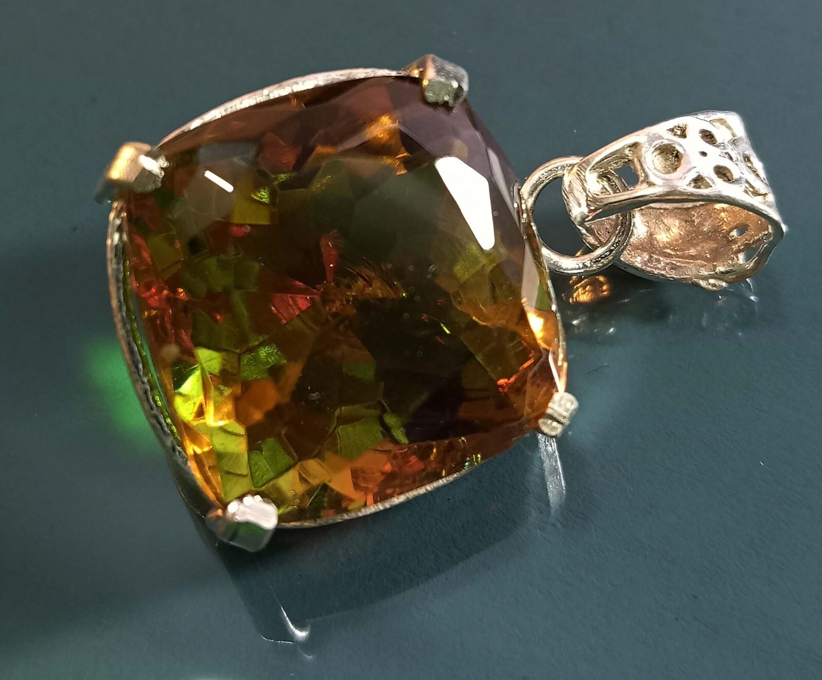 Cushion Cut 50.00 Ct Alexandrite Pendant Natural Loose Gemstone Locket Certified