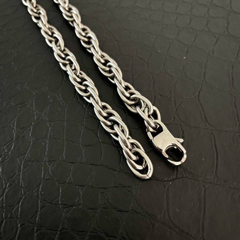 New Pure Titanium Twisted Necklace With a 7mm Wide Anti Allergic Moisture Chain