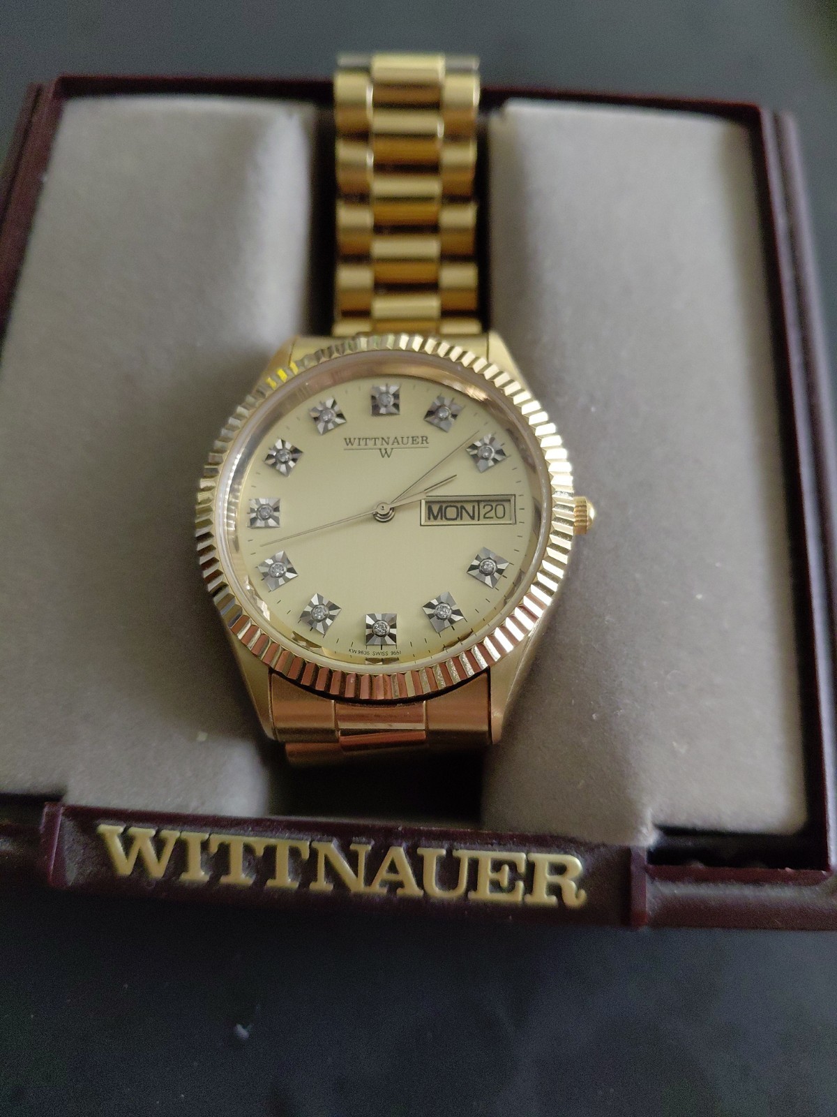 Vintage Wittnauer Swiss Crystal Indice Day Date Quartz Watch – New Battery