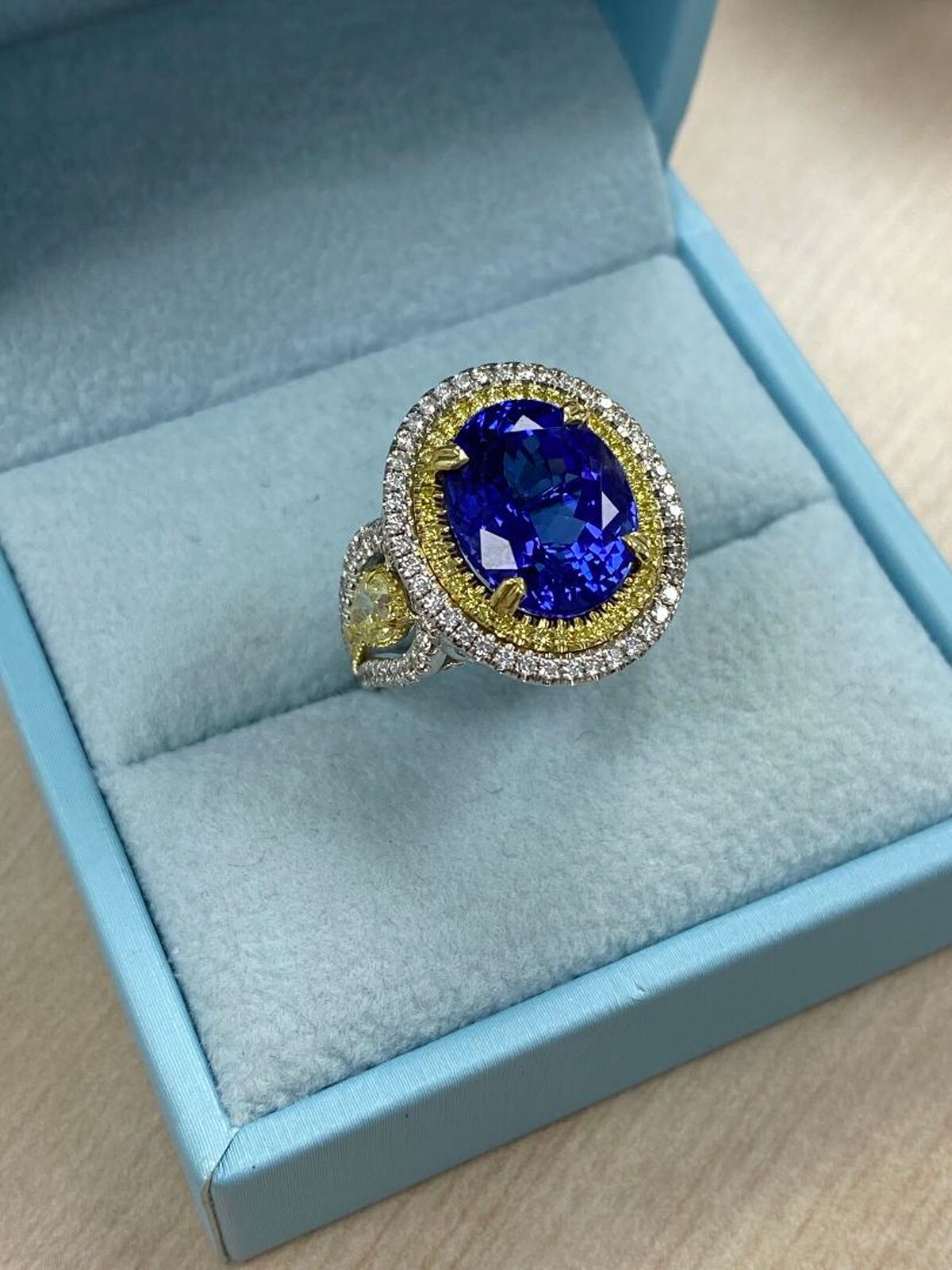 GIA 7.71CT Oval Brilliant Cut Tanzanite Diamond Ring 14k White Gold 9.59 TCW