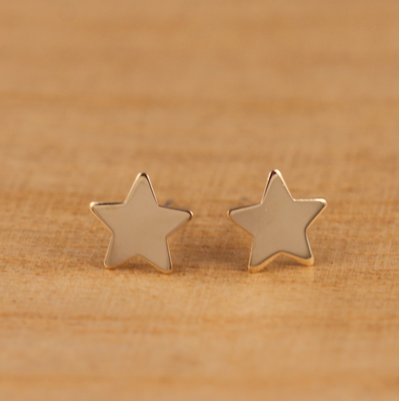 Genuine 9ct Gold Star Stud Earrings Plain Star Earrings a Pair Gift Boxed