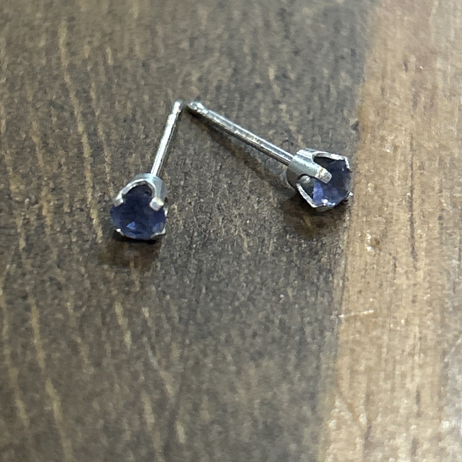 Vintage Studex .585 14k White Gold Blue Stone Stud Earrings .24 Grams