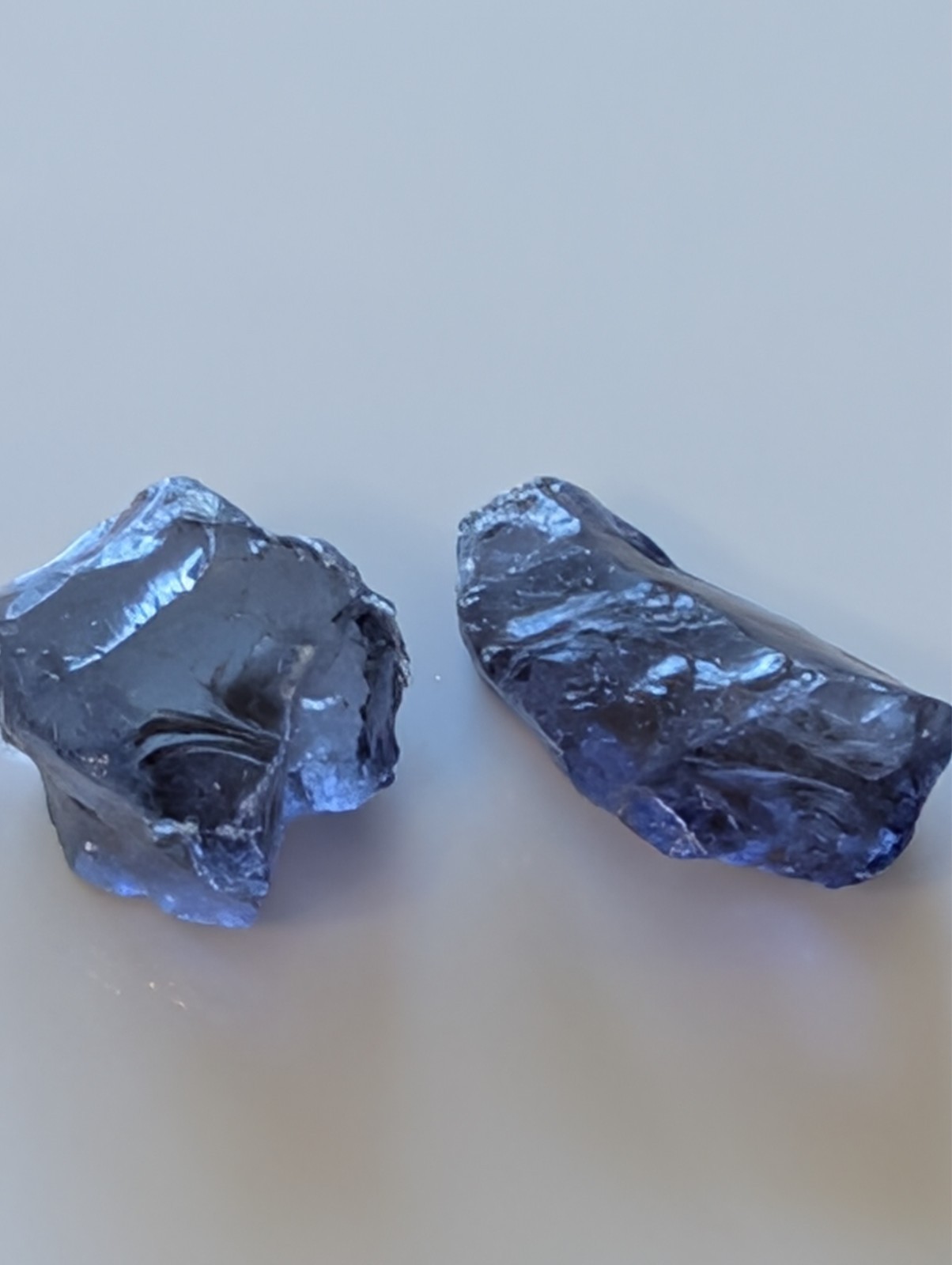 USA seller 11.45 Eye clean Iolite color changing facet rough gemstone specimen