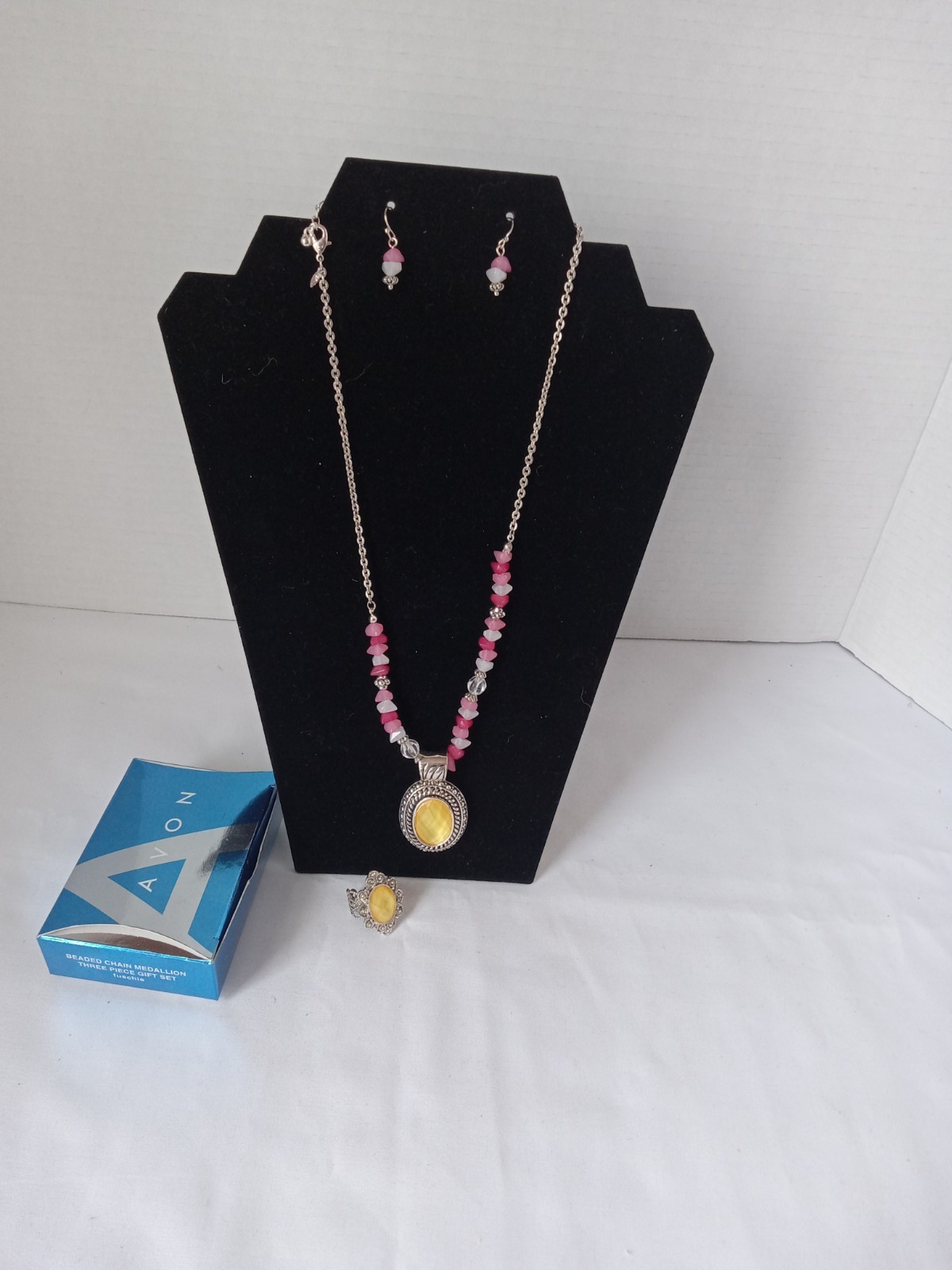 3 piece vintage set , Necklace, Earring & ring Set. 16″ +