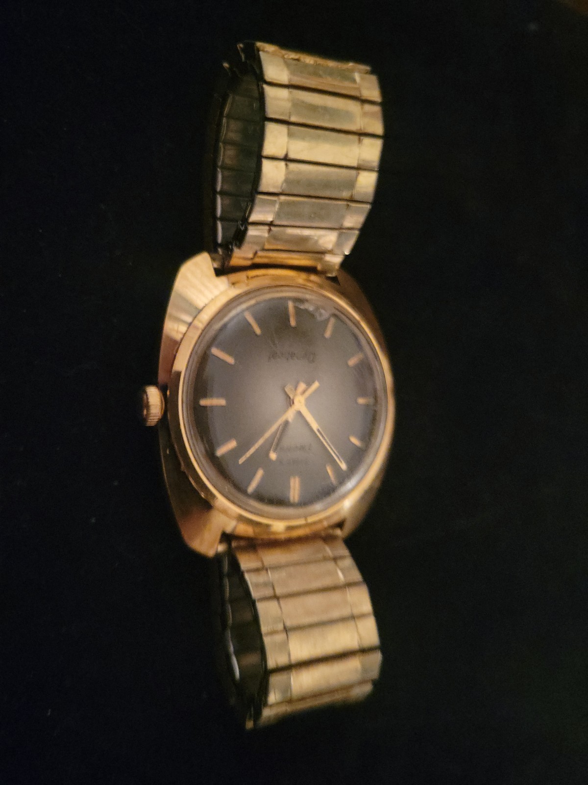 Vintage 1970s Mens Timex Electric Dynabeat Wristwatch Gold Plated, Gradient Dial