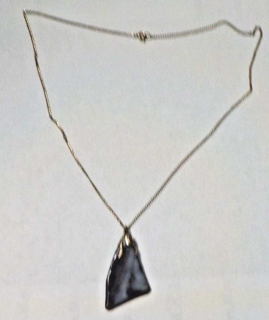 Vintage 18″ Gold Tone Chain W/ Streaked Lavander Stone Pendant