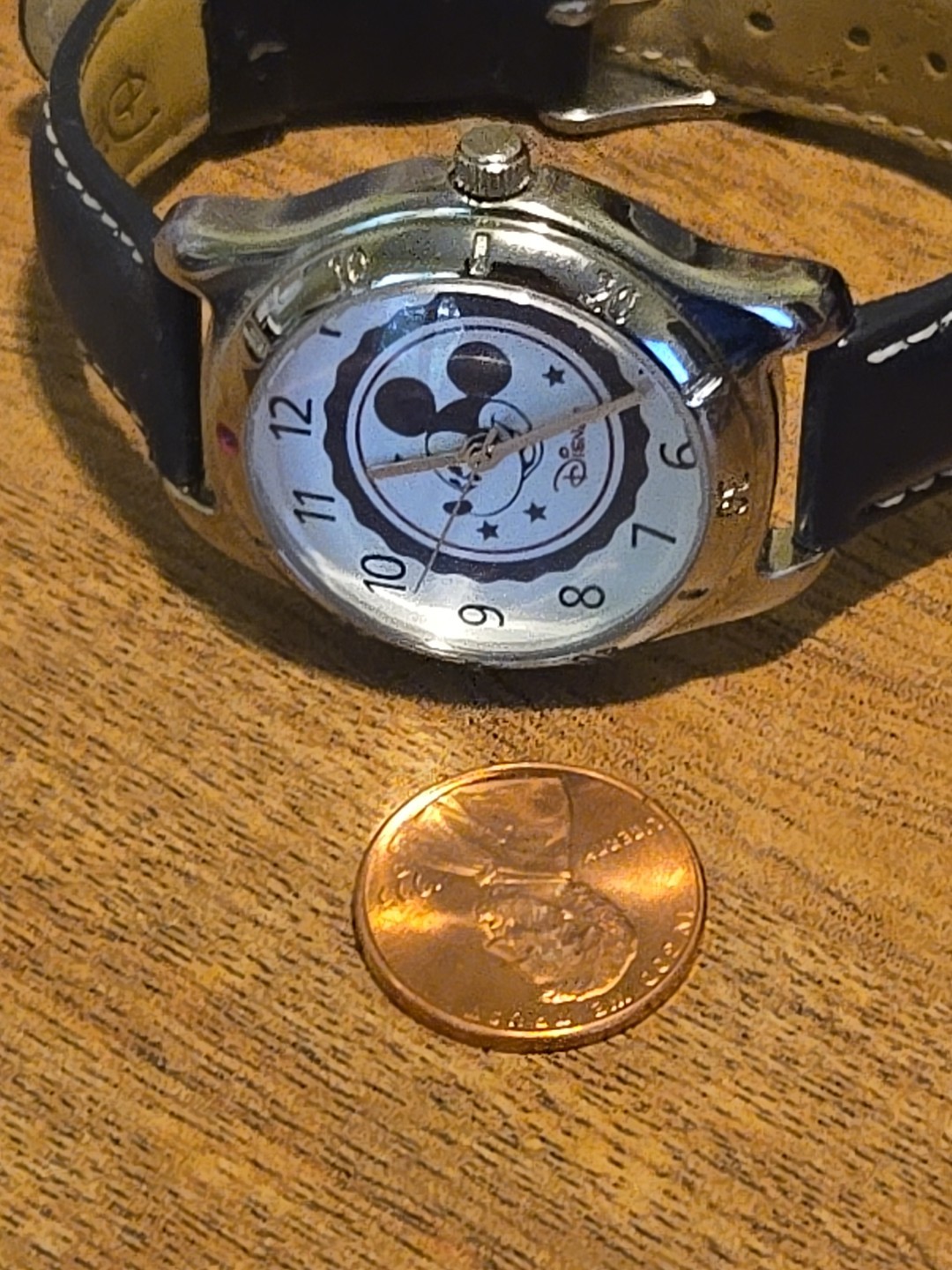 MICKEY MOUSE Disney Silvertone Black Band Watch SII MU0897