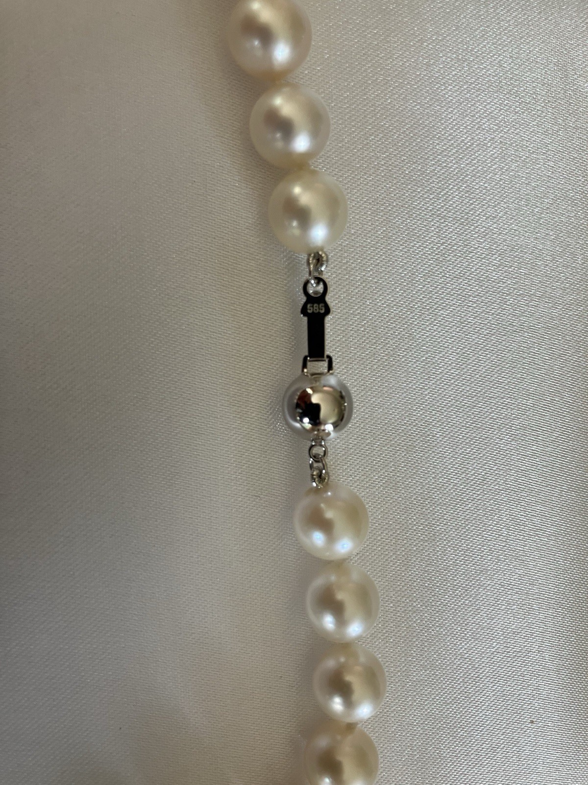 Extra Large Akoya Pearl Necklace 14K White Gold Clasp 8.5-9.0mm AAA