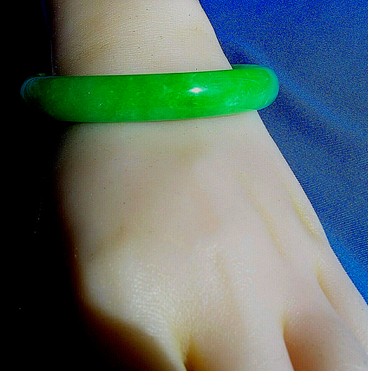 EARTH MINED Imperial Green color Jadeite JADE Deco Antique old Bangle Bracelet